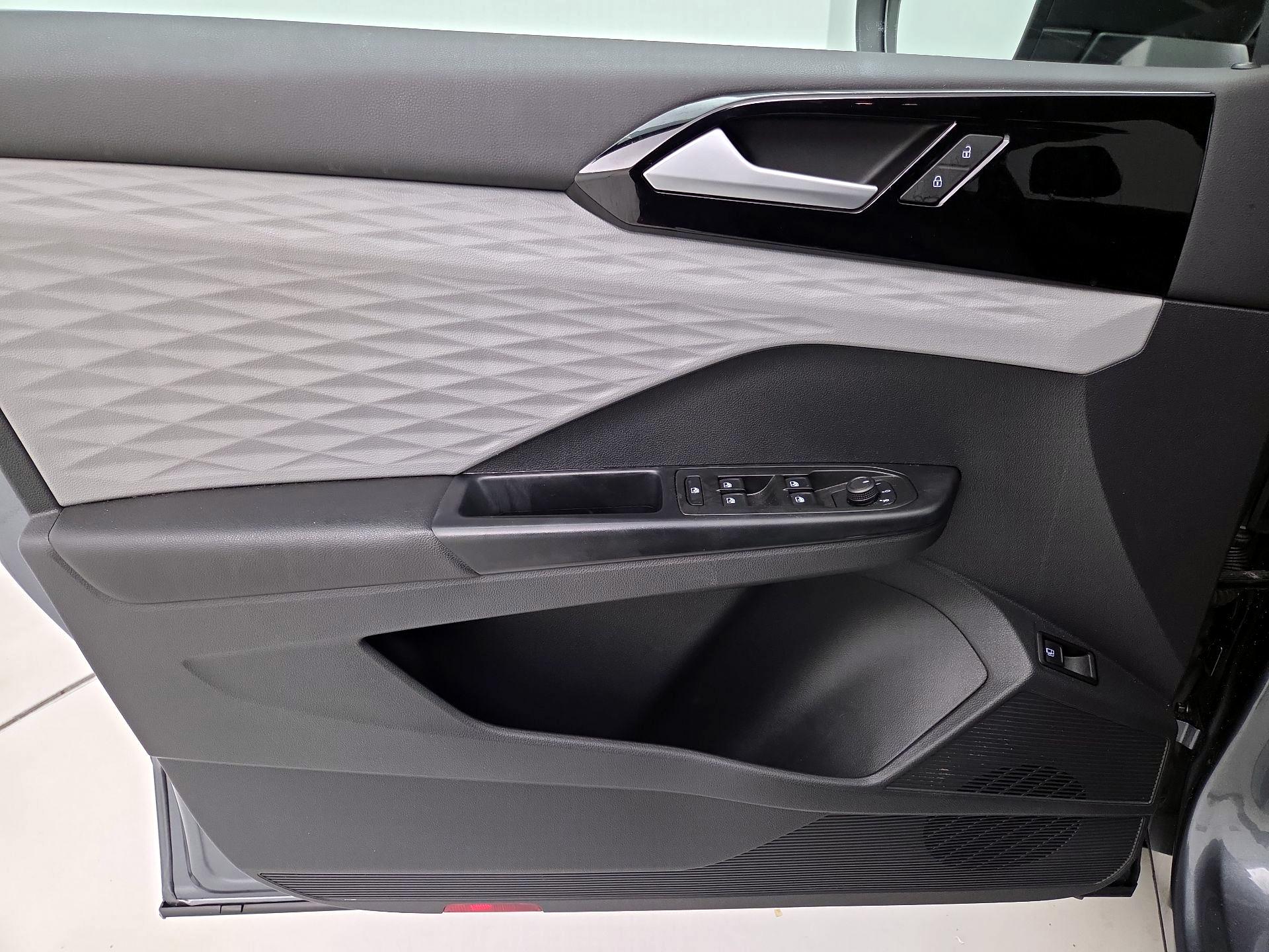 Thumbnail: 2022 Volkswagen Taos - 12
