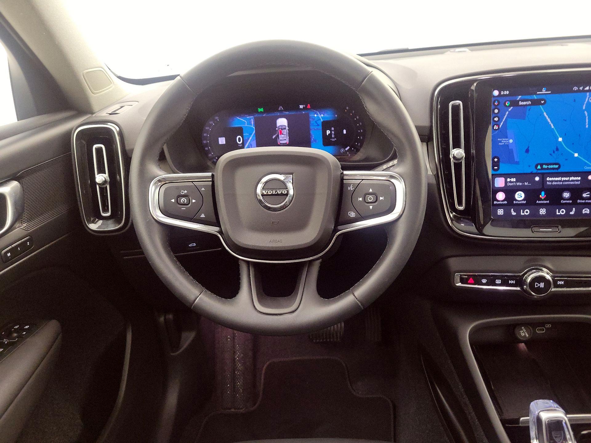 Thumbnail: 2024 Volvo XC40 - 10