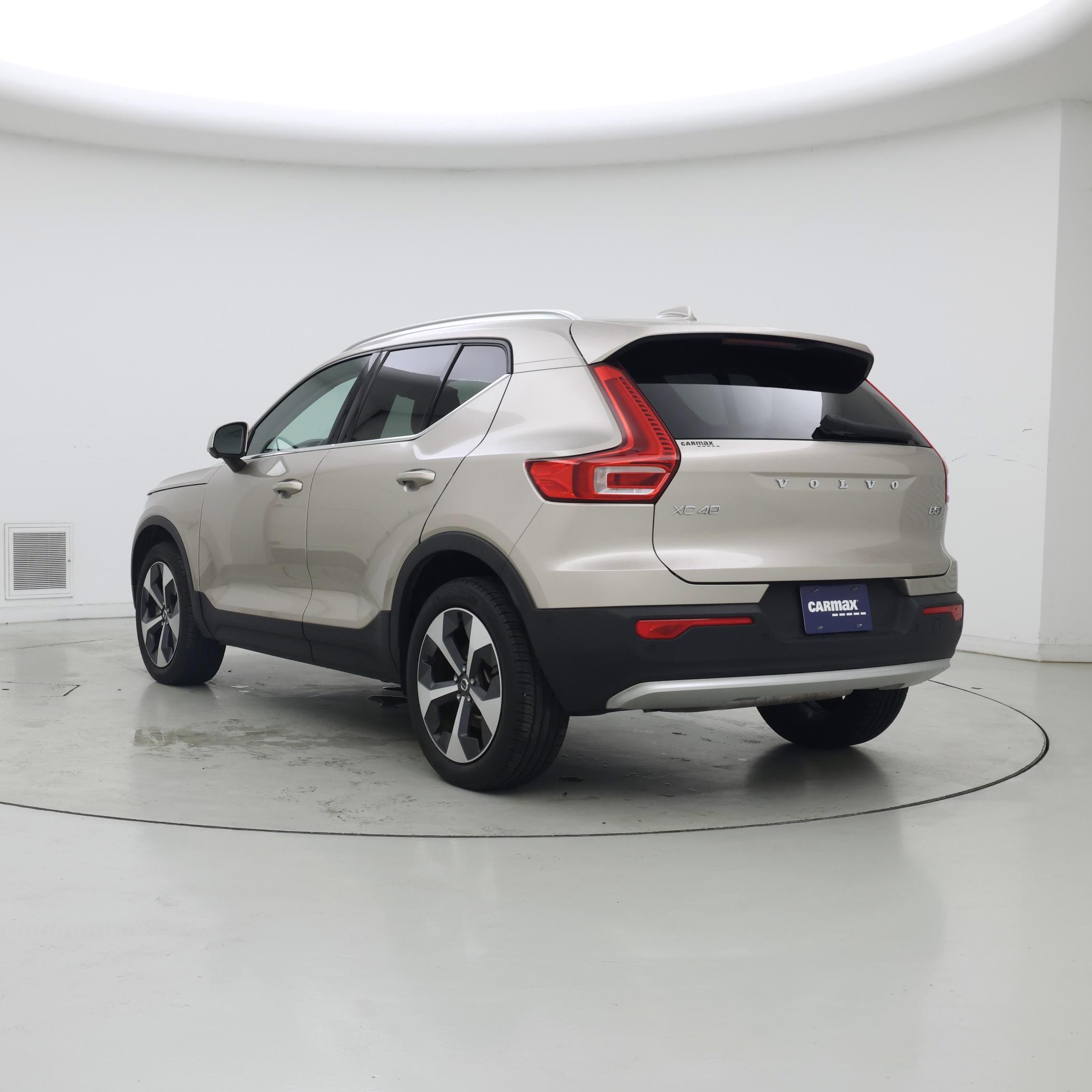 Thumbnail: 2024 Volvo XC40 - 2