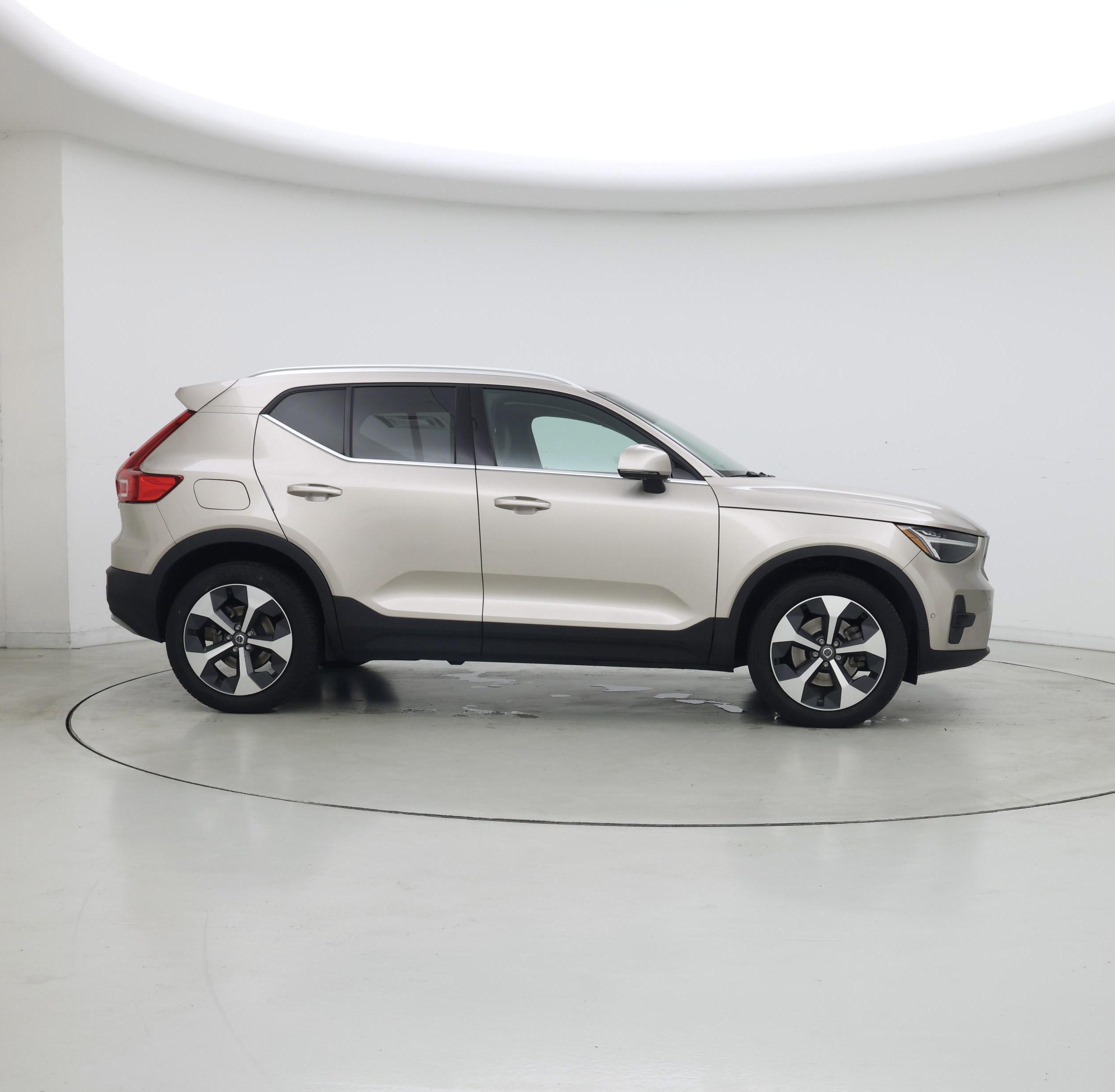 Thumbnail: 2024 Volvo XC40 - 7