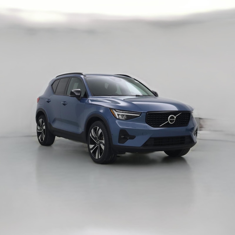 2023 Volvo XC40 B5 Plus Dark Theme