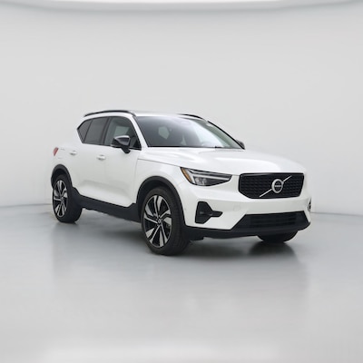 2024 Volvo XC40 B5 Plus Dark Theme
