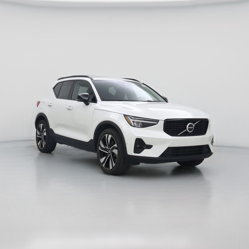 2024 Volvo XC40 B5 Plus Dark Theme