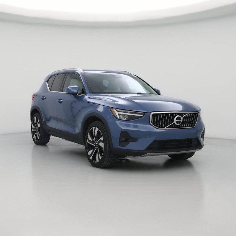 2024 Volvo XC40 B5 Plus Bright Theme