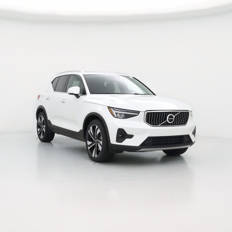2023 Volvo XC40 B4 Plus Bright Theme