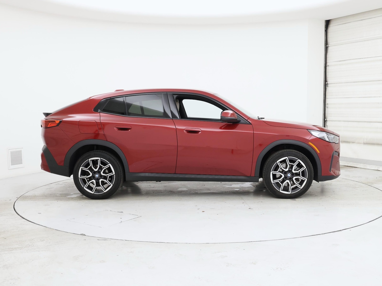 2025 BMW X2 28i - Photo 8