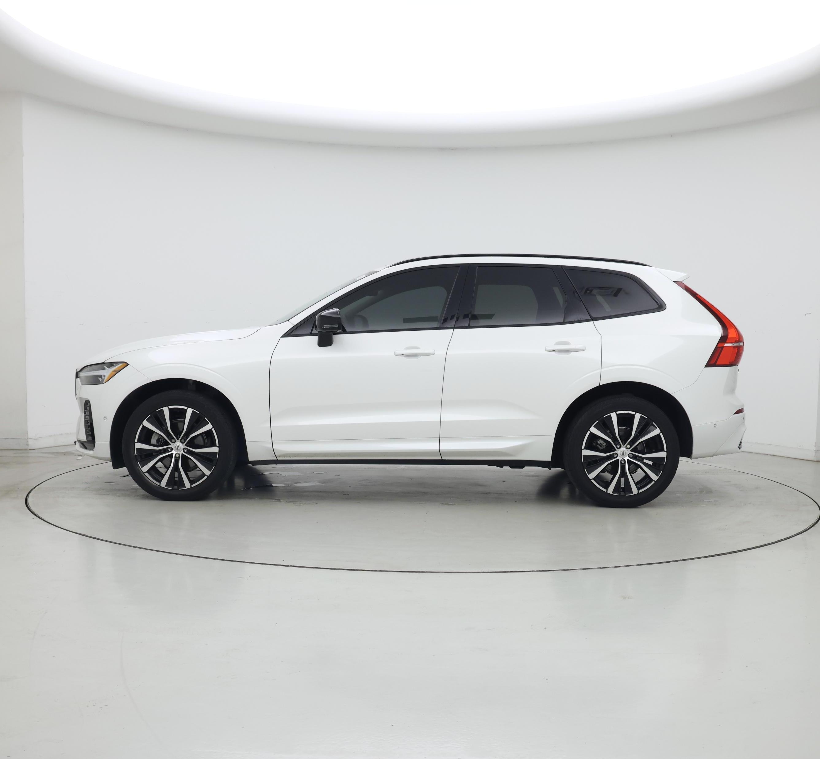 Thumbnail: 2024 Volvo XC60 - 3