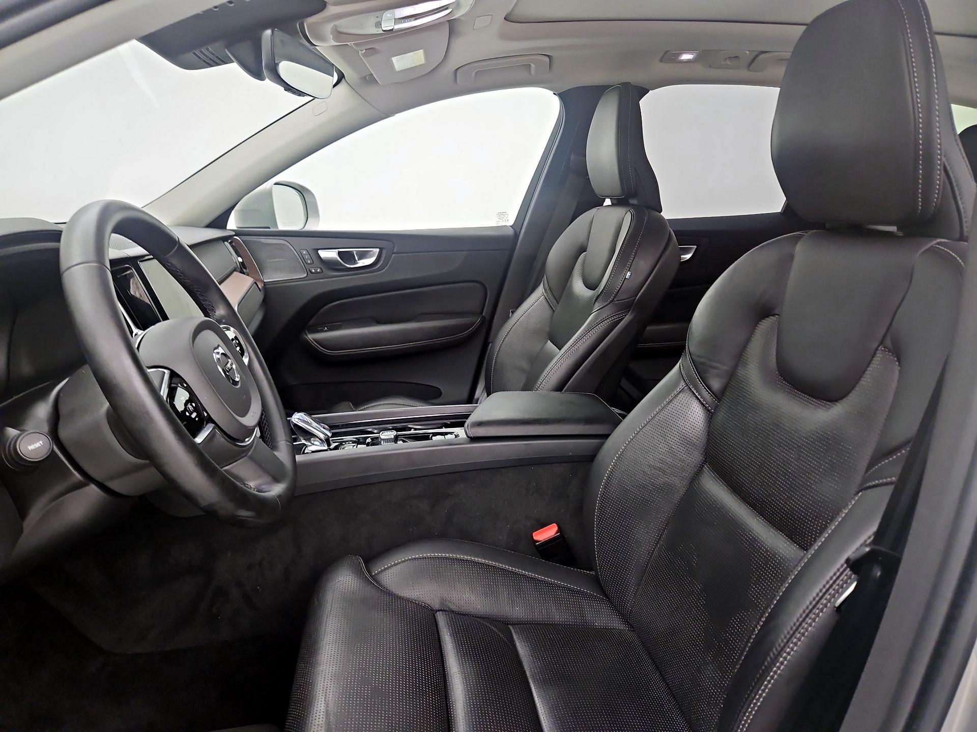 Thumbnail: 2023 Volvo XC60 - 11