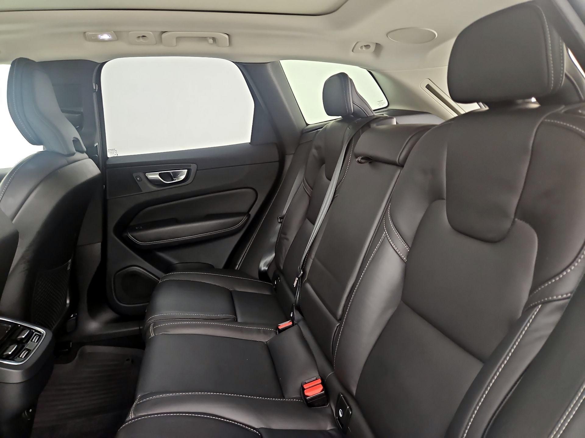 Thumbnail: 2023 Volvo XC60 - 20