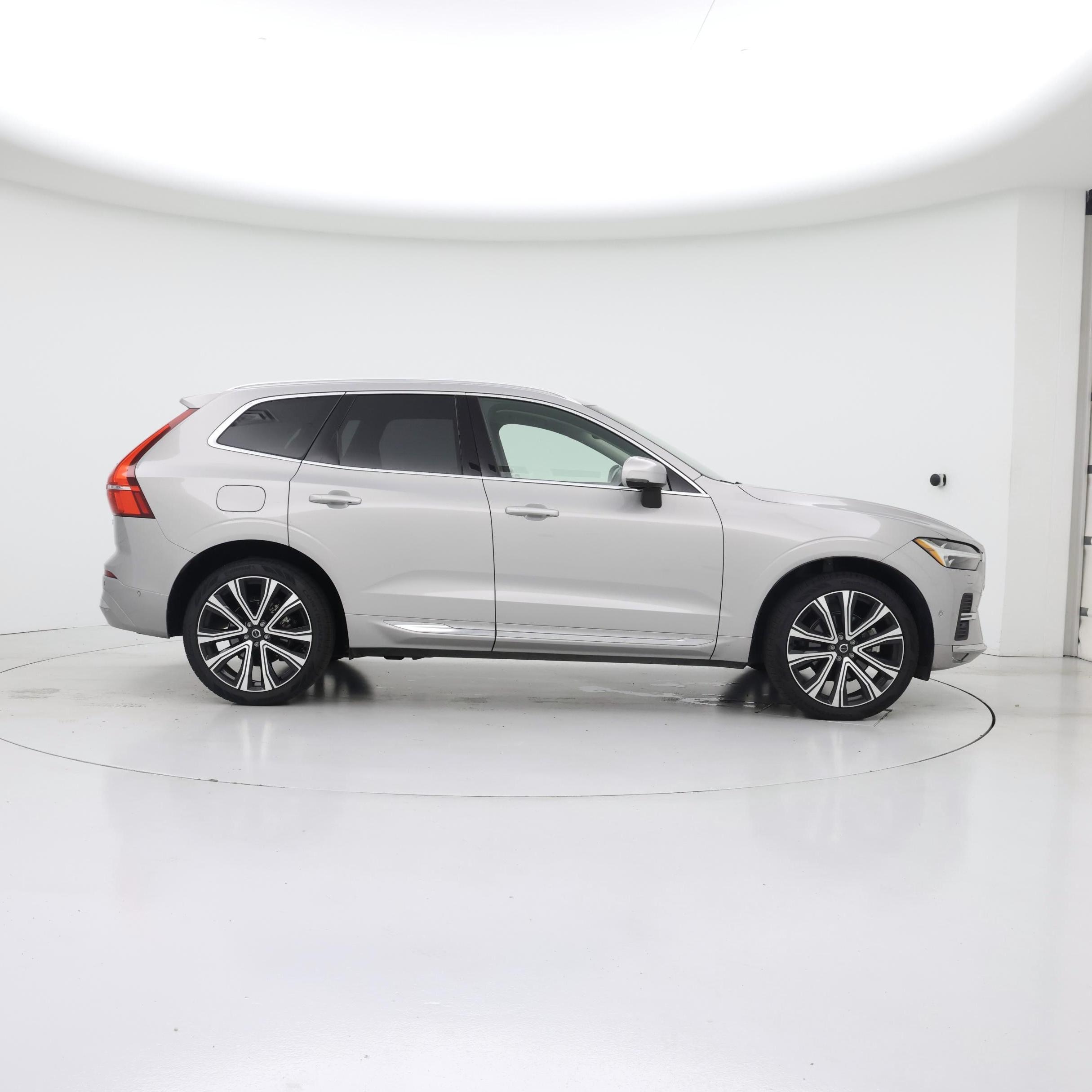 Thumbnail: 2023 Volvo XC60 - 7