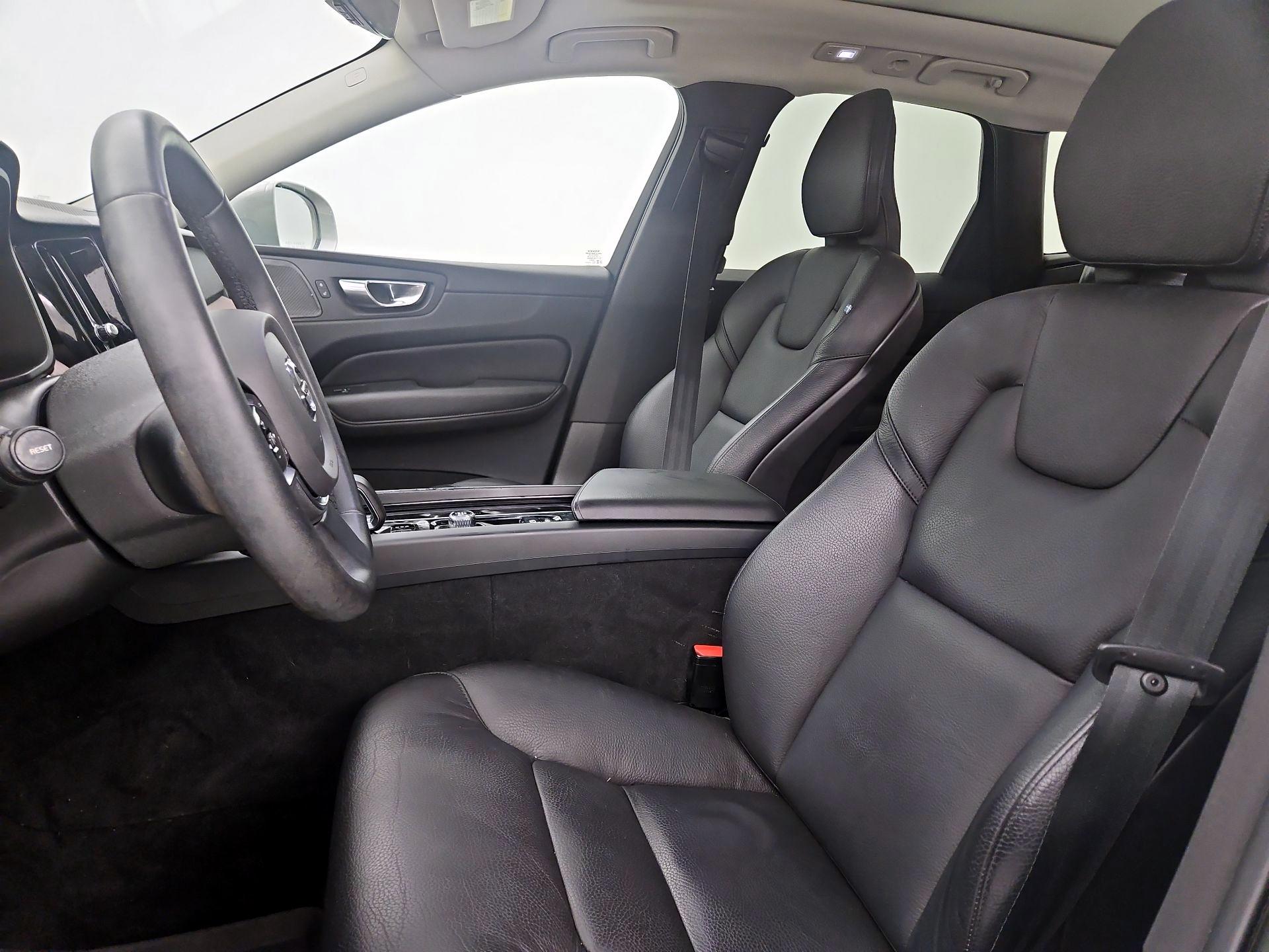 Thumbnail: 2023 Volvo XC60 - 11