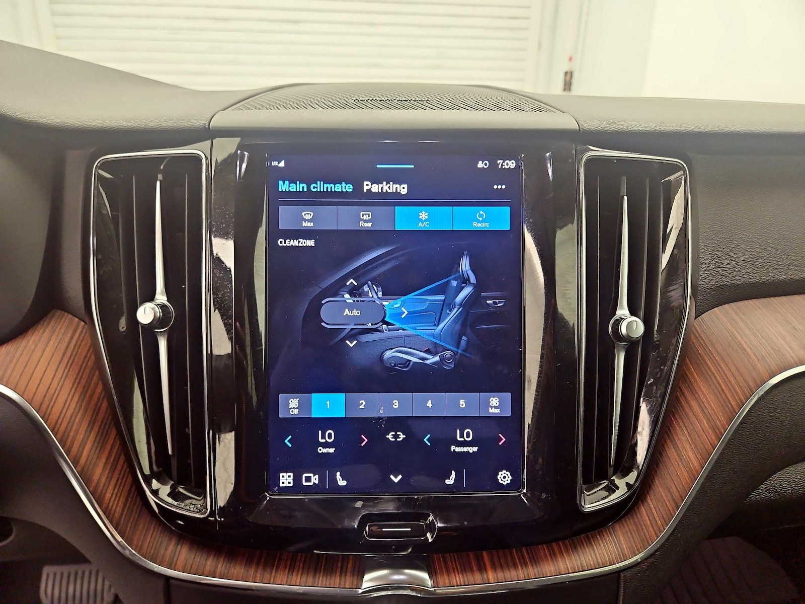 2023 Volvo XC60 Plus - Photo 18
