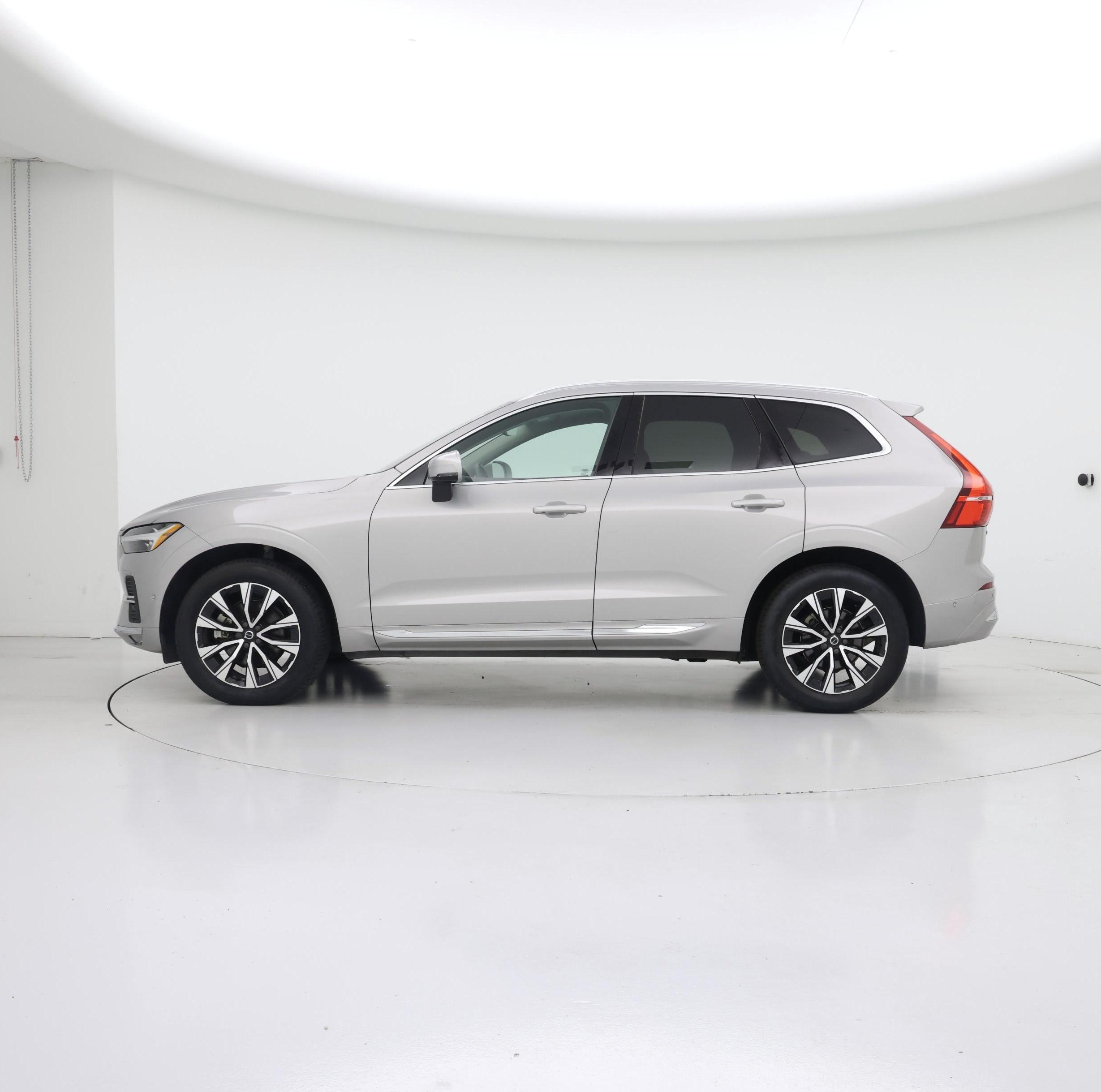 Thumbnail: 2023 Volvo XC60 - 3