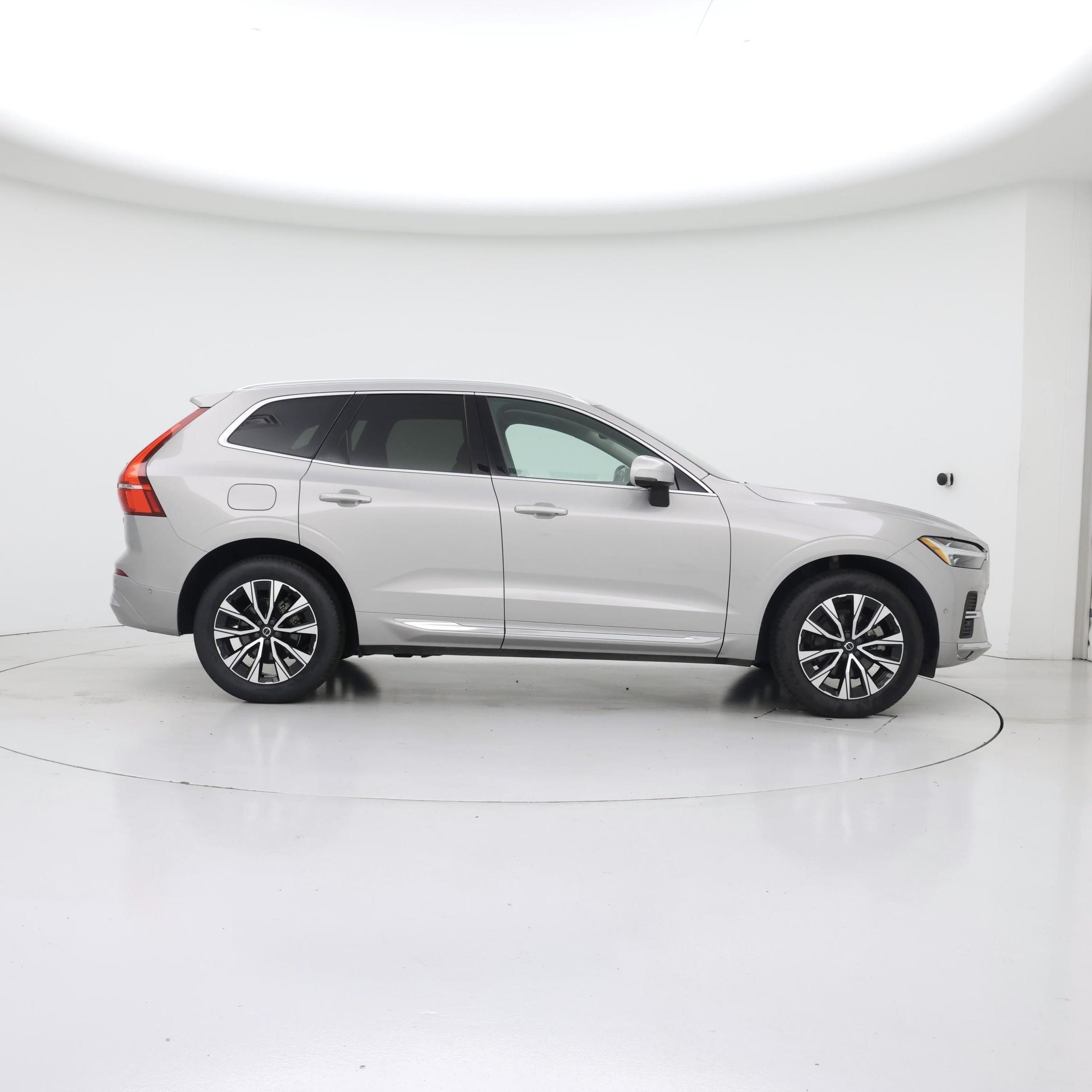 Thumbnail: 2023 Volvo XC60 - 7
