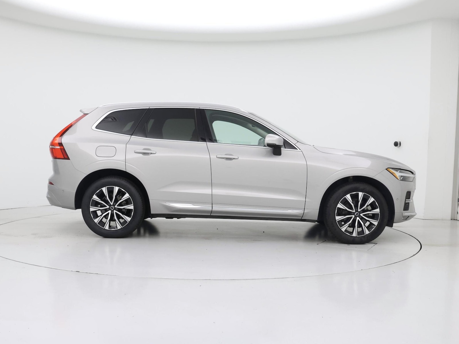 2023 Volvo XC60 Plus - Photo 8