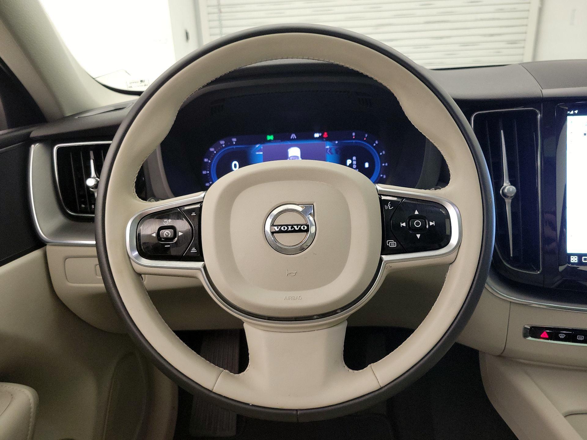 Thumbnail: 2024 Volvo XC60 - 10