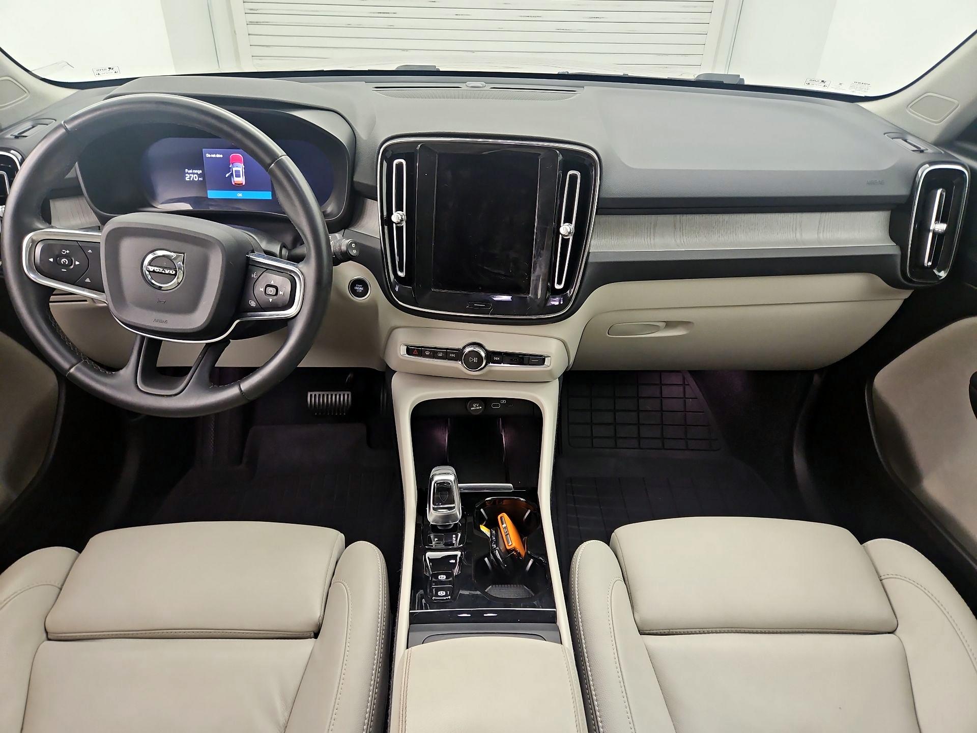 Thumbnail: 2024 Volvo XC40 - 9