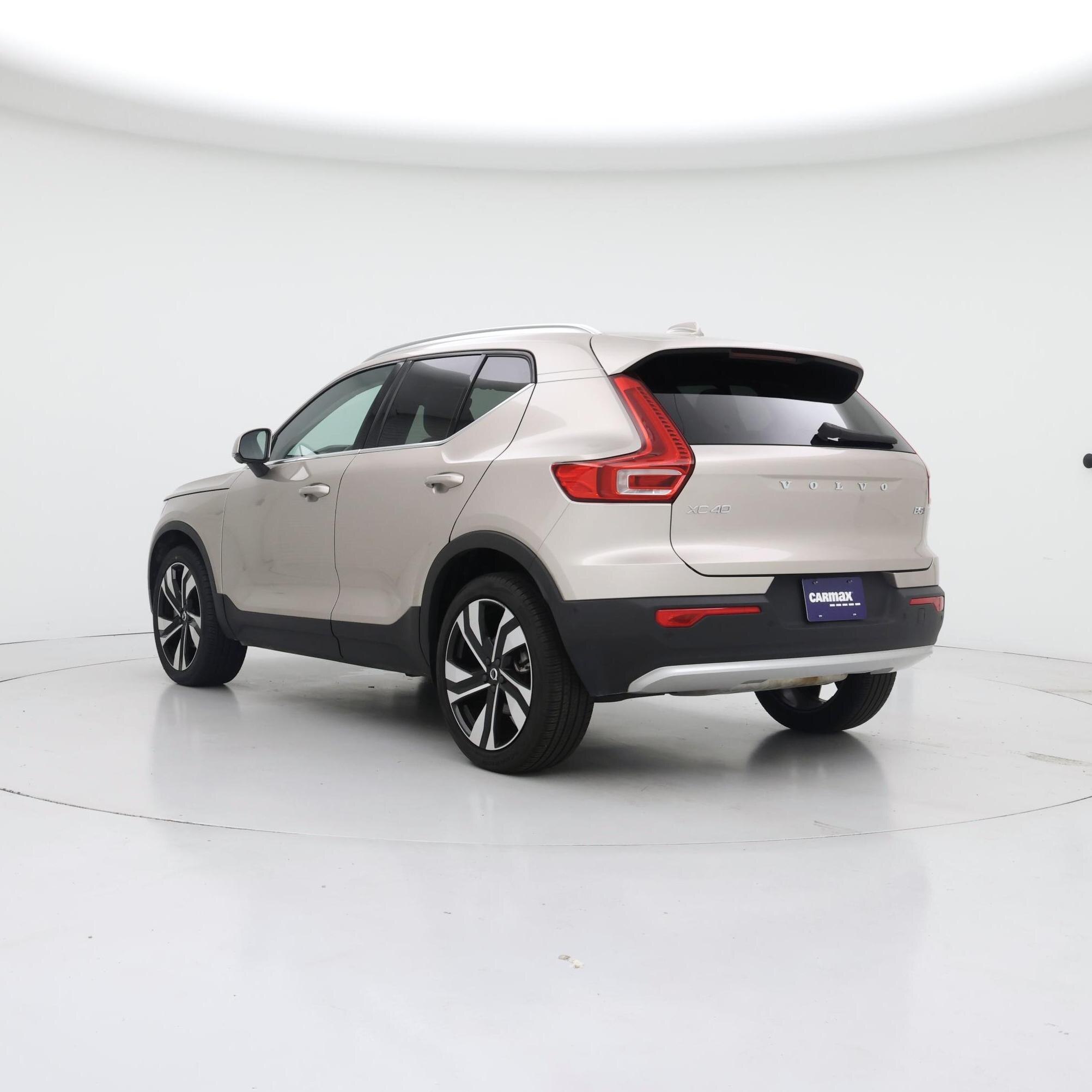 Thumbnail: 2024 Volvo XC40 - 2
