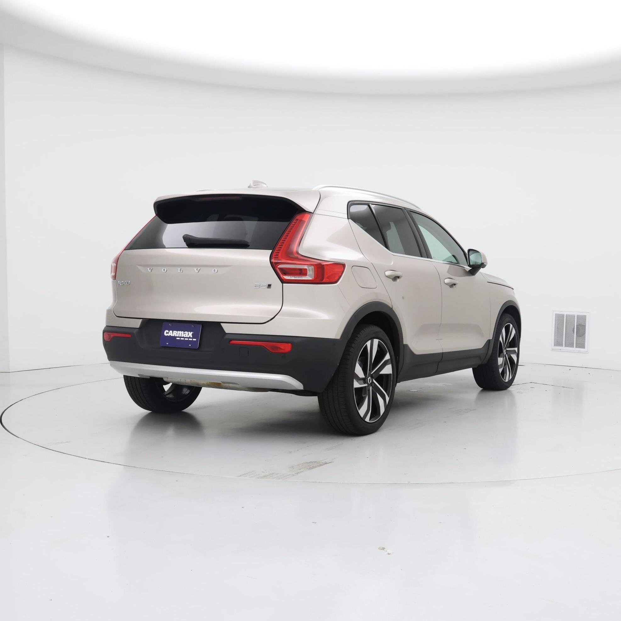 Thumbnail: 2024 Volvo XC40 - 8