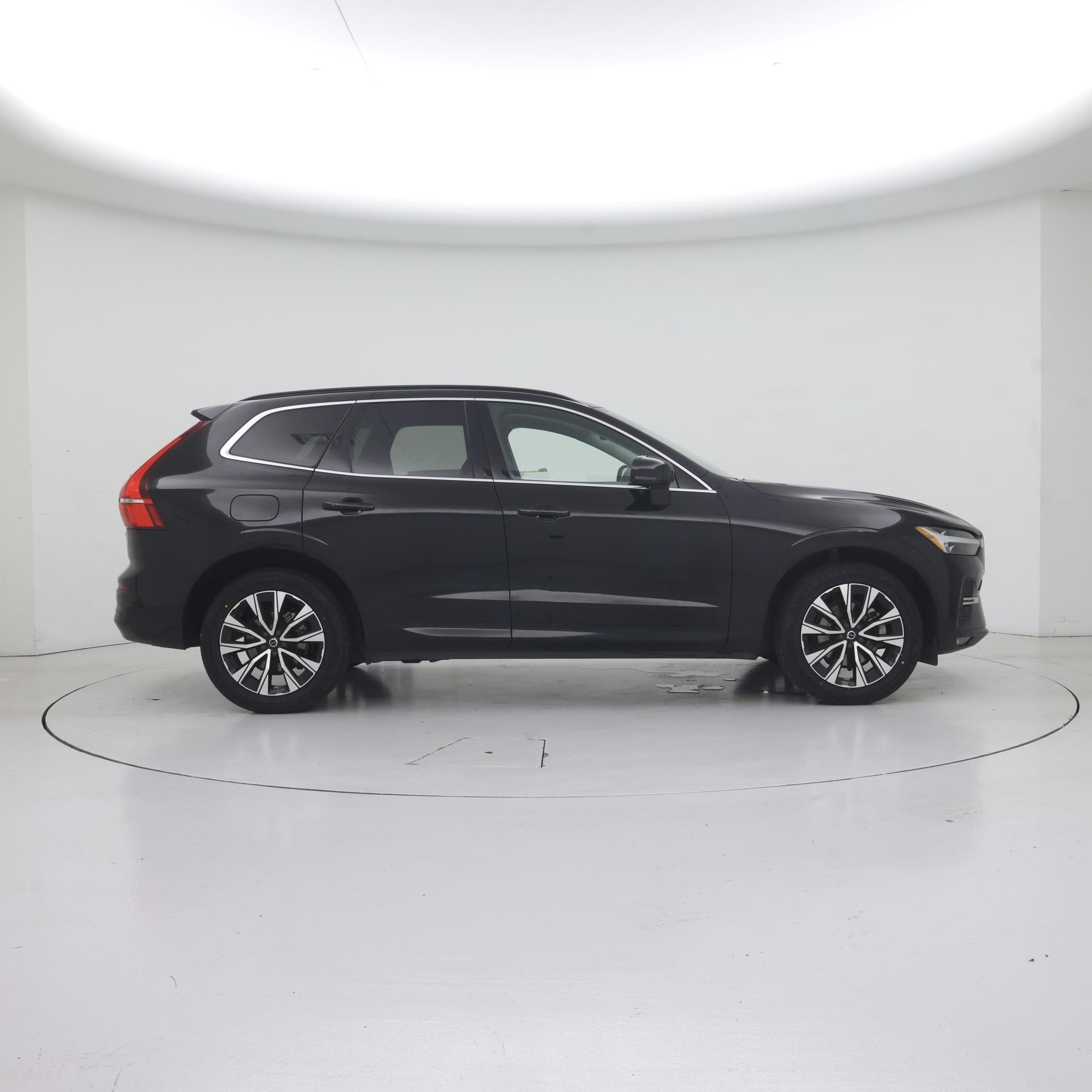 Thumbnail: 2023 Volvo XC60 - 7