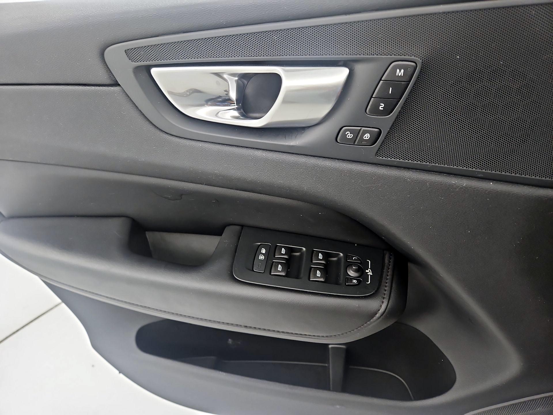 Thumbnail: 2024 Volvo XC60 - 12