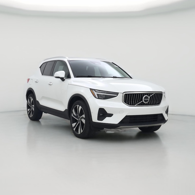 2024 Volvo XC40 B5 Plus Bright Theme