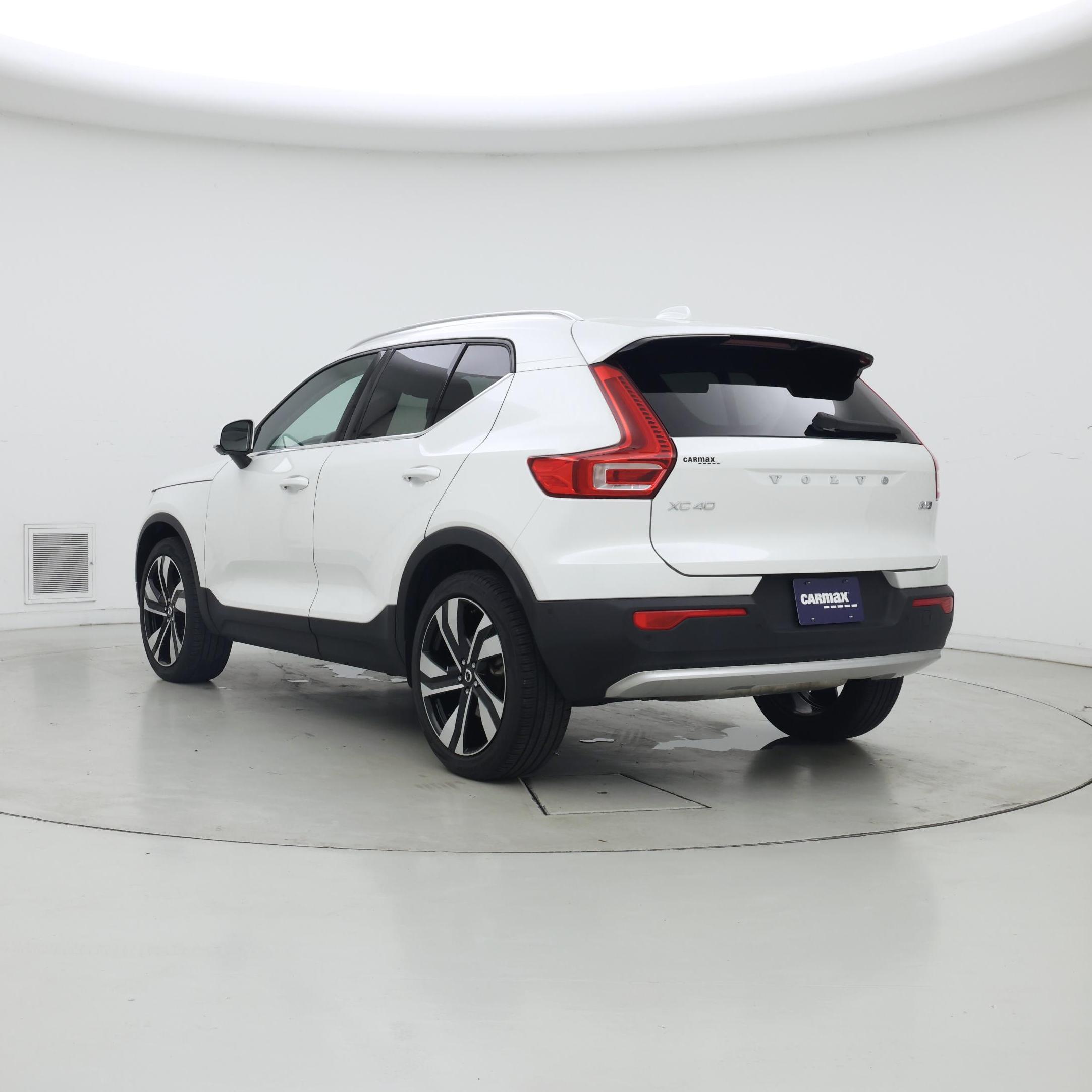 Thumbnail: 2024 Volvo XC40 - 2