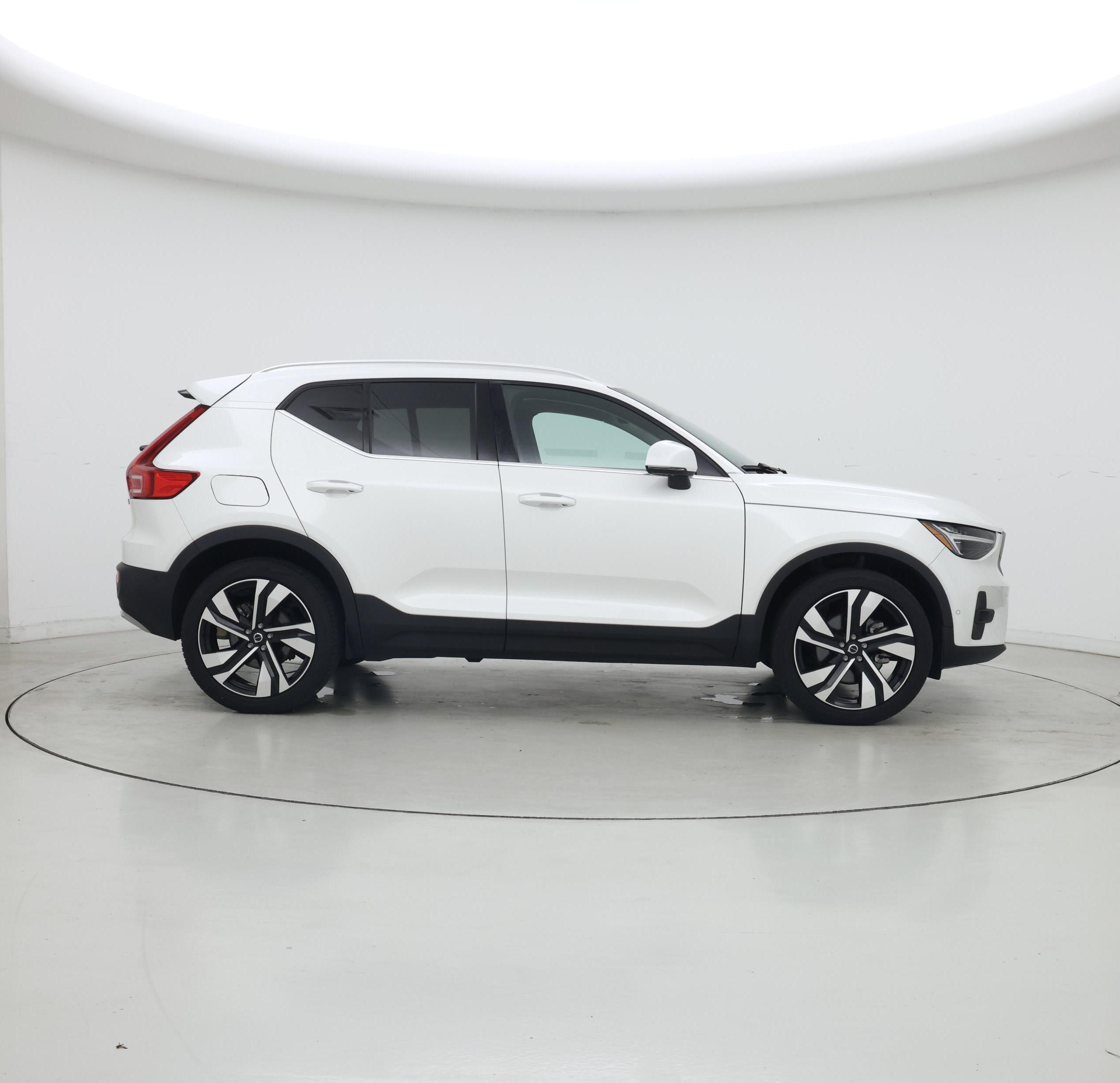 Thumbnail: 2024 Volvo XC40 - 7