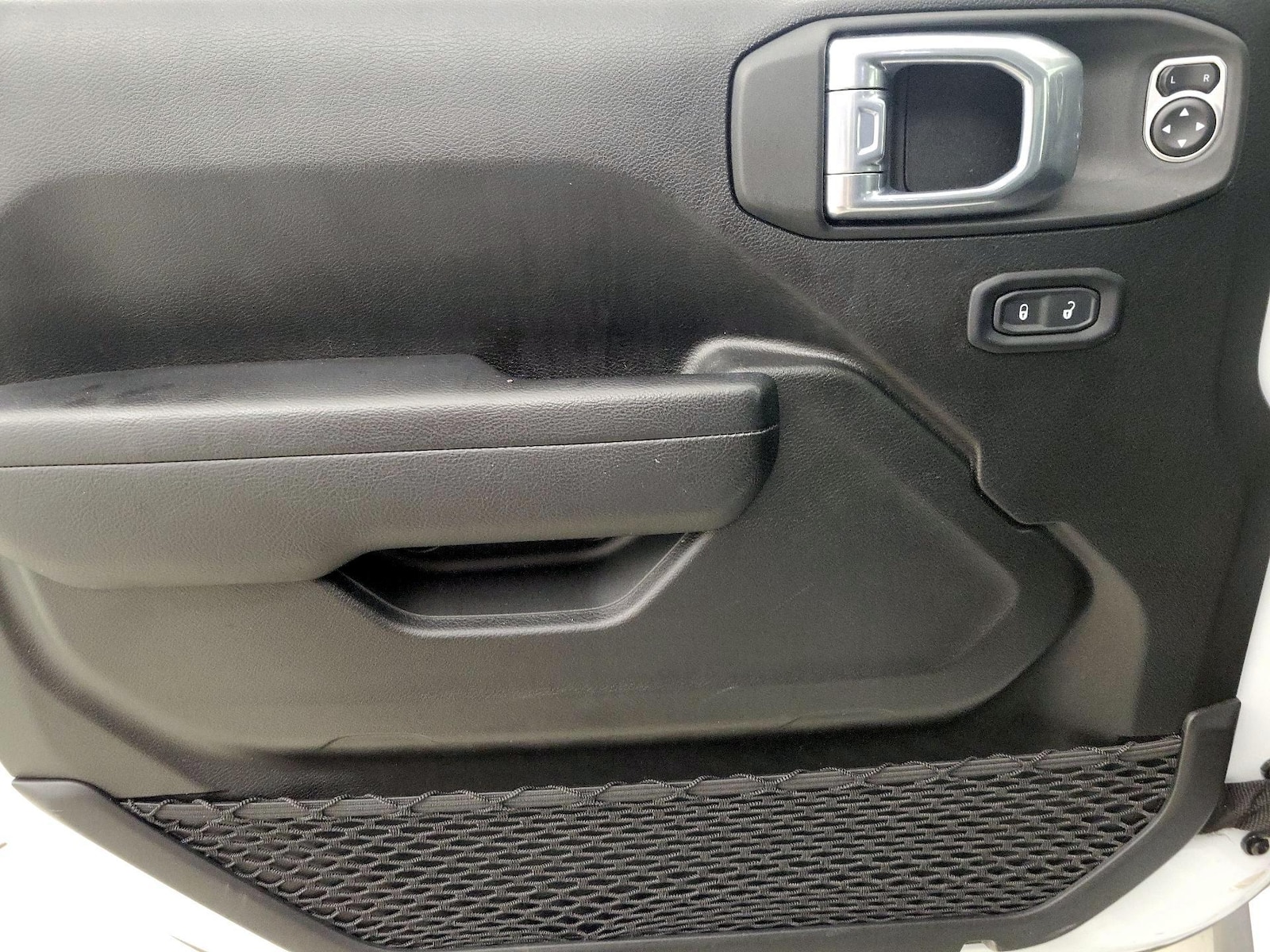 2024 Jeep Wrangler 2-Door Willys - Photo 13