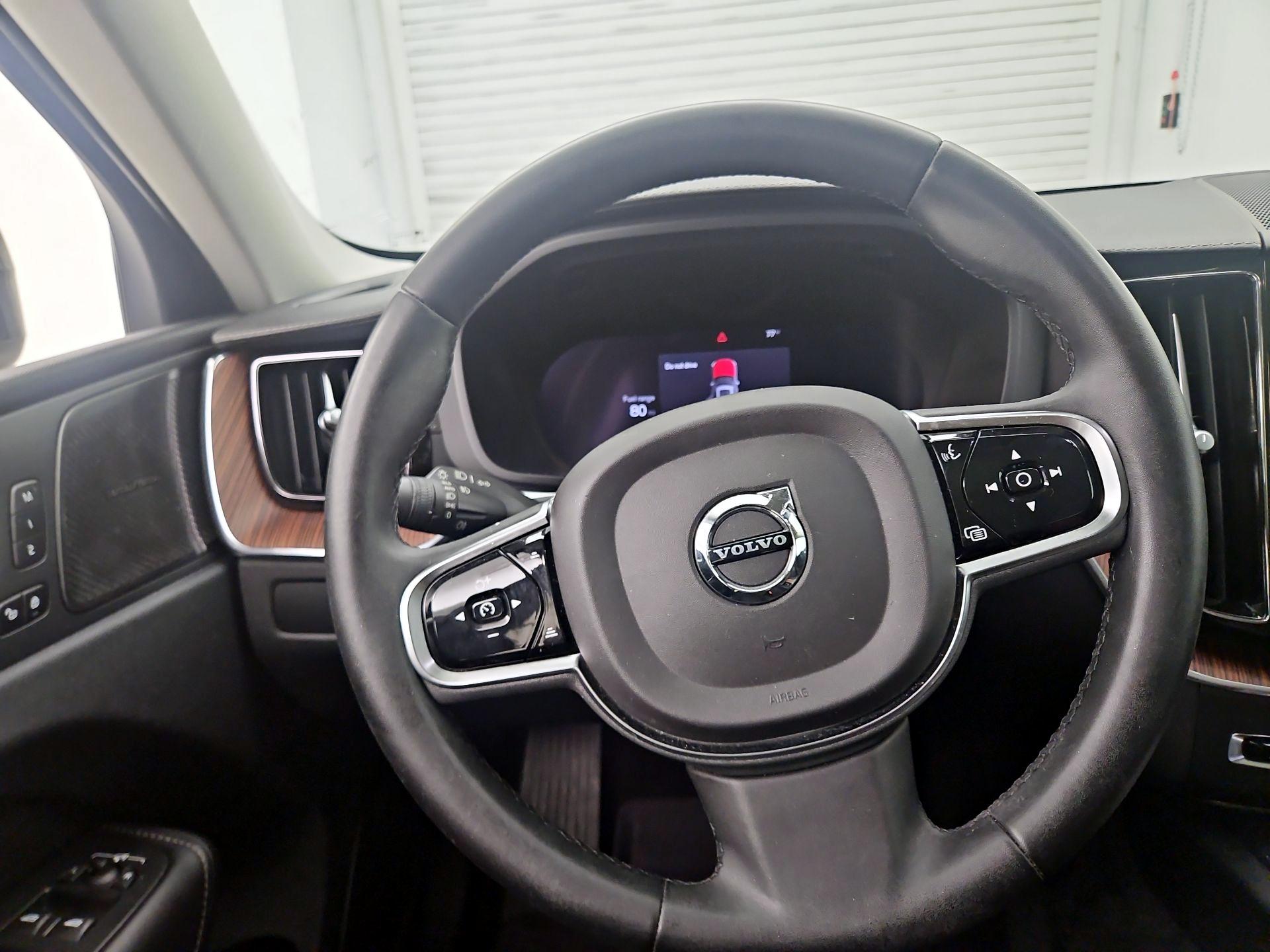 Thumbnail: 2023 Volvo XC60 - 10