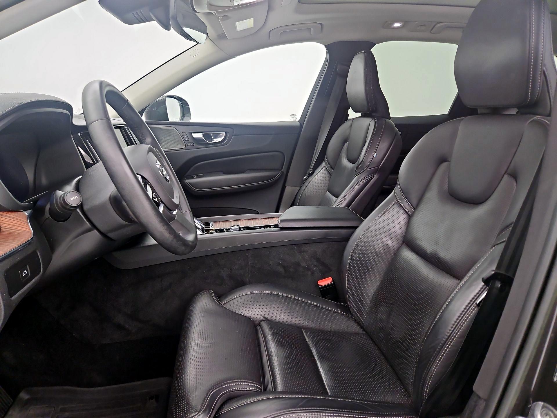 Thumbnail: 2023 Volvo XC60 - 11