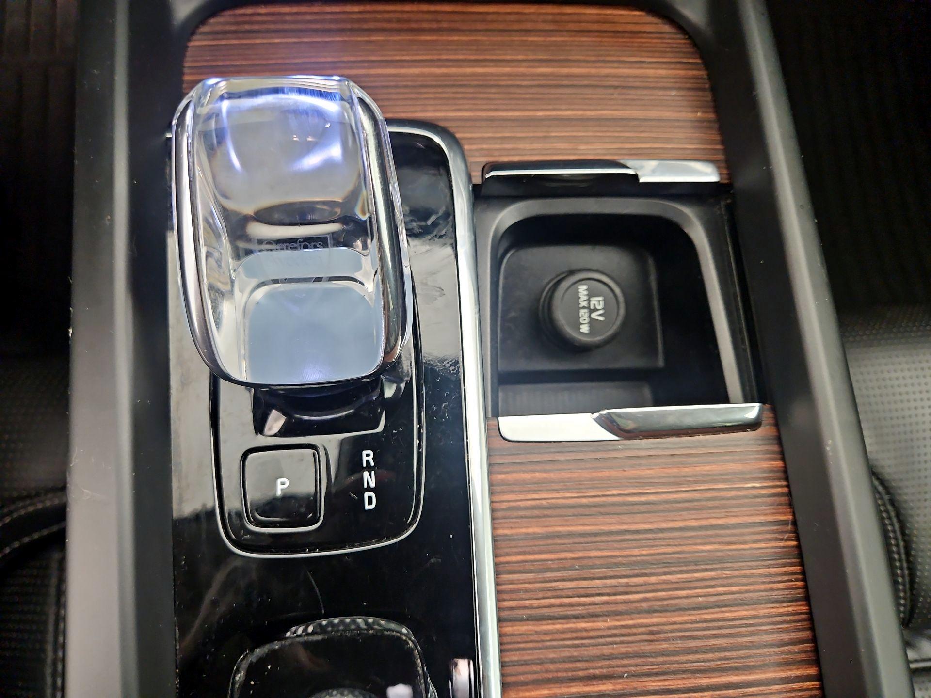 Thumbnail: 2023 Volvo XC60 - 17