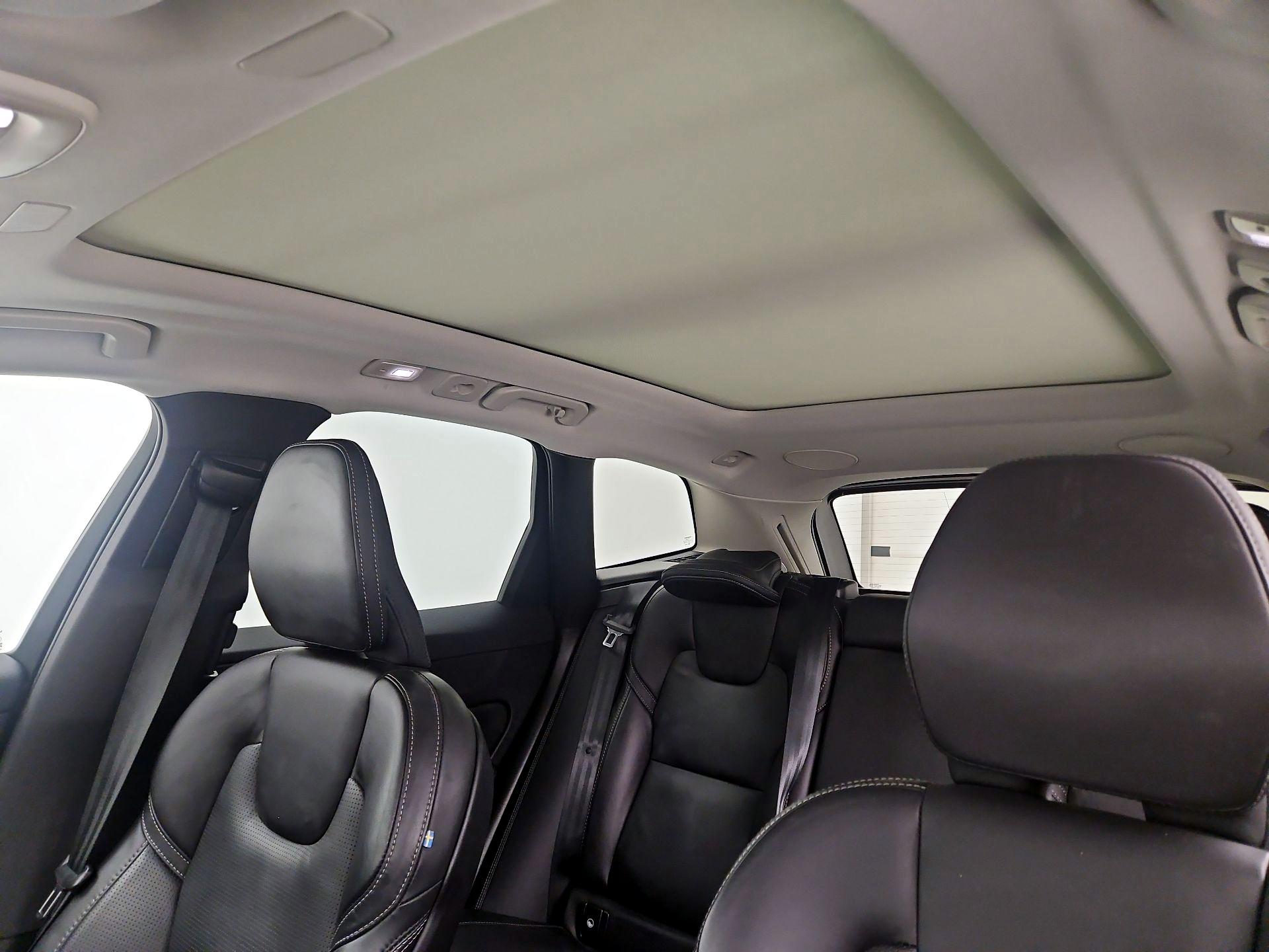 Thumbnail: 2023 Volvo XC60 - 19