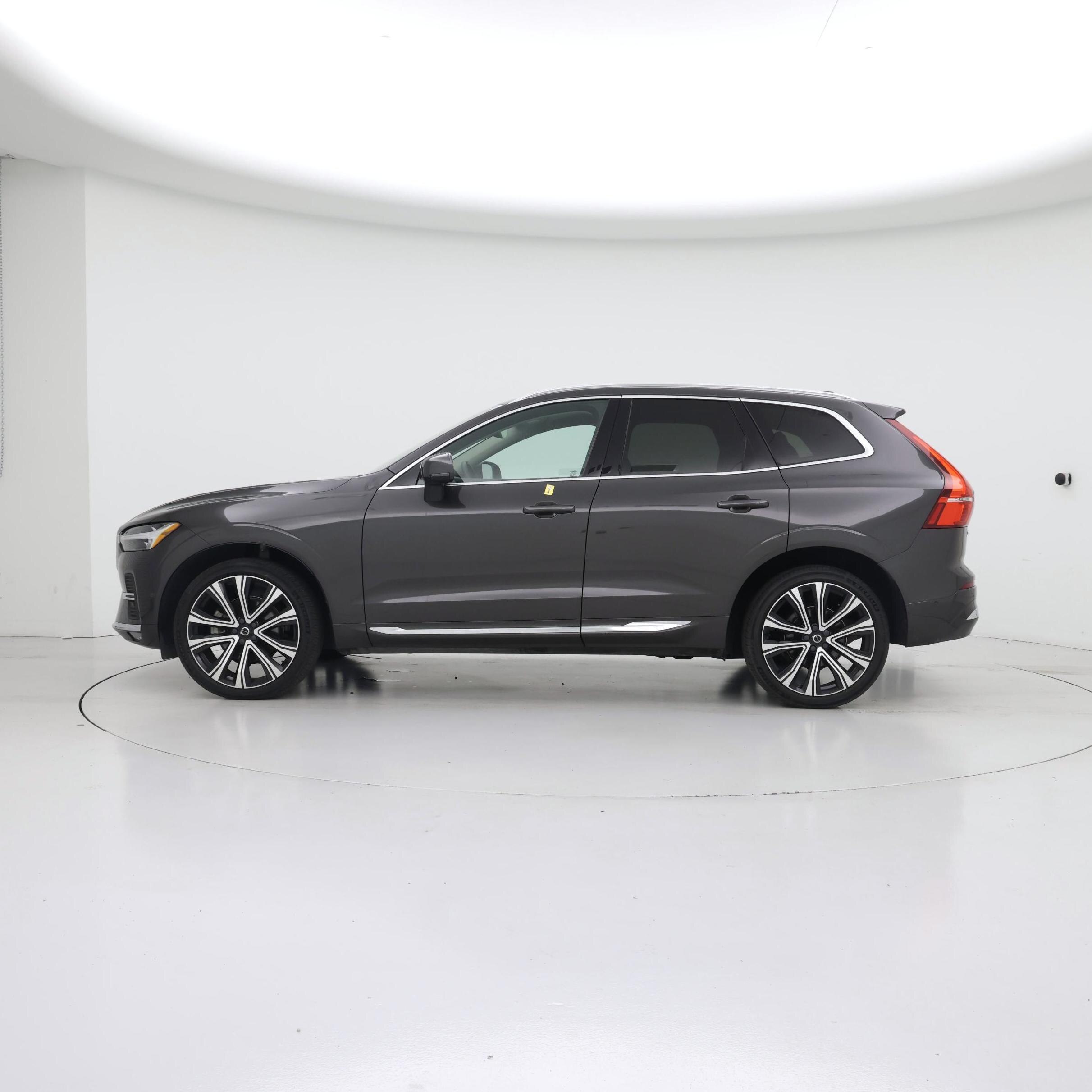 Thumbnail: 2023 Volvo XC60 - 3