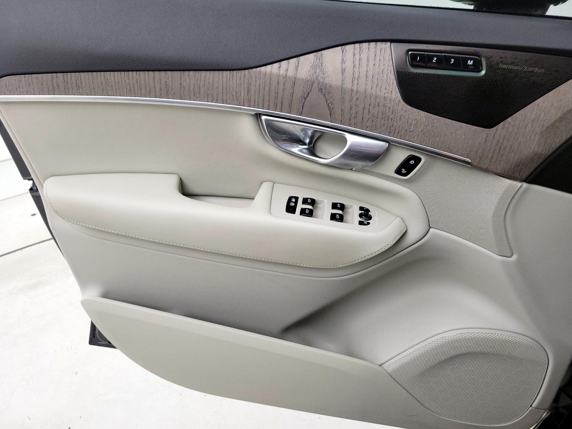 Thumbnail: 2023 Volvo XC90 - 12