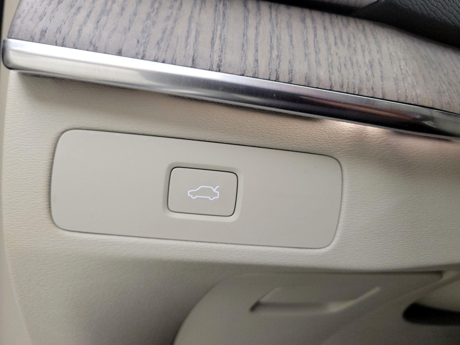 Thumbnail: 2023 Volvo XC90 - 13