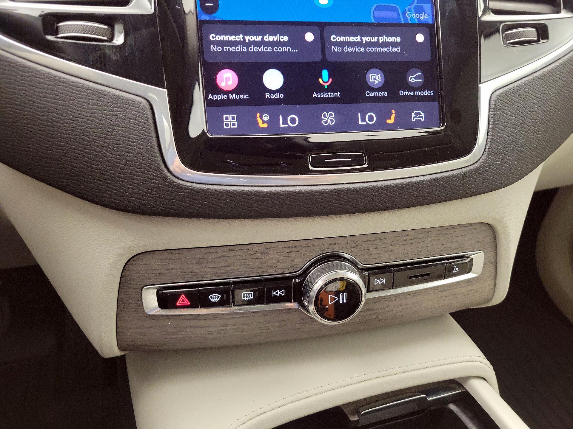 Thumbnail: 2023 Volvo XC90 - 17