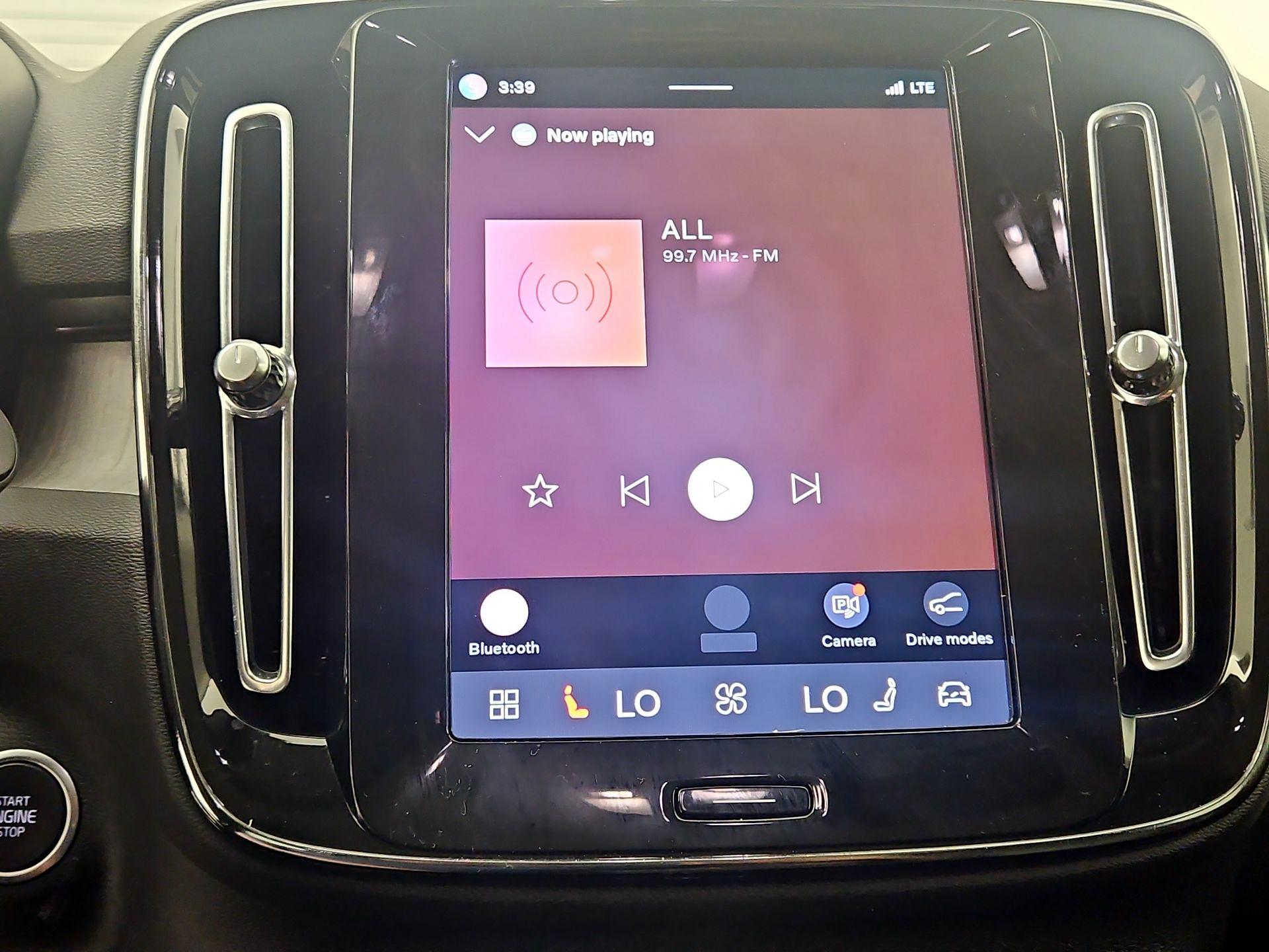 Thumbnail: 2024 Volvo XC40 - 15