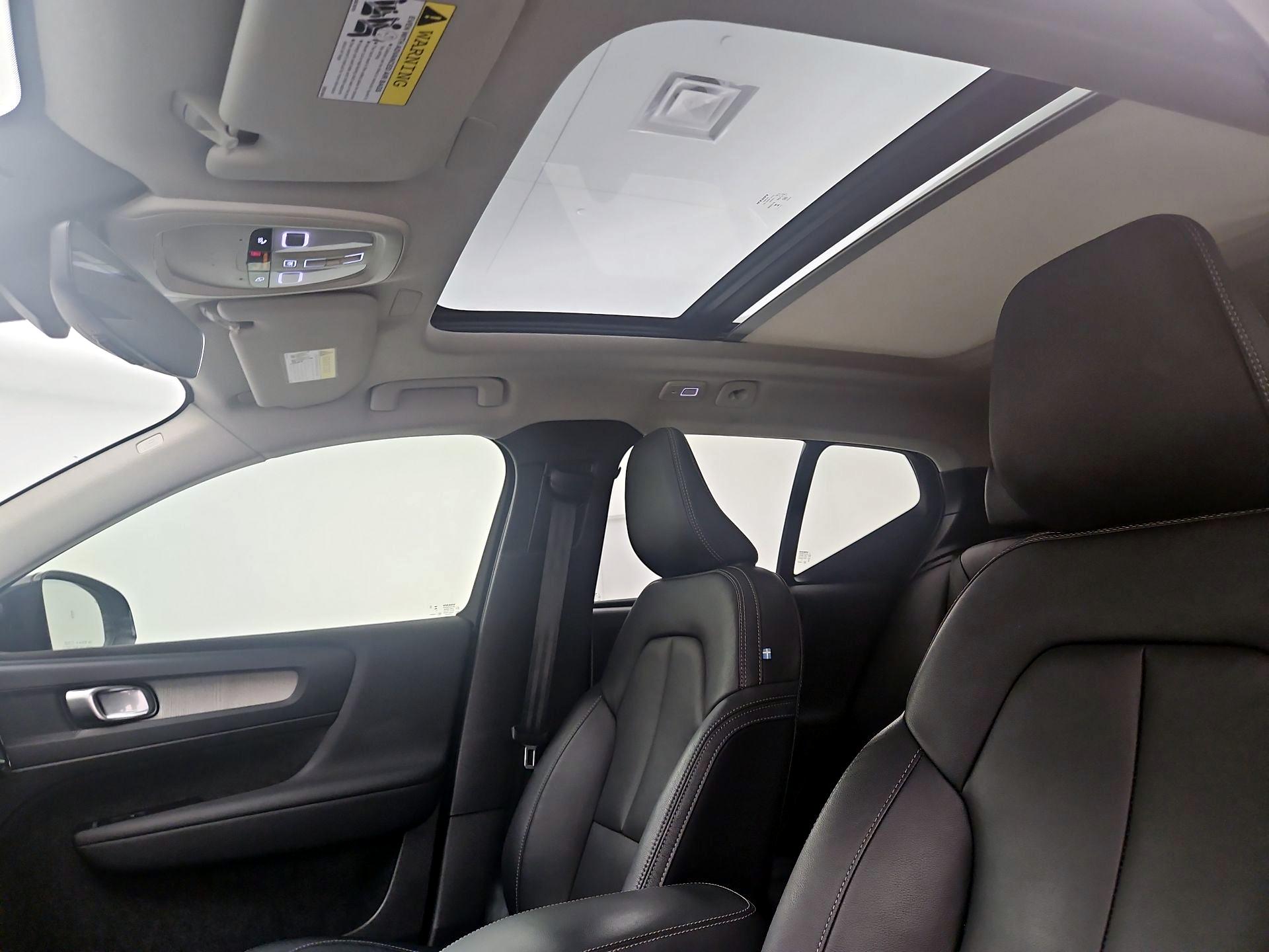 Thumbnail: 2024 Volvo XC40 - 19