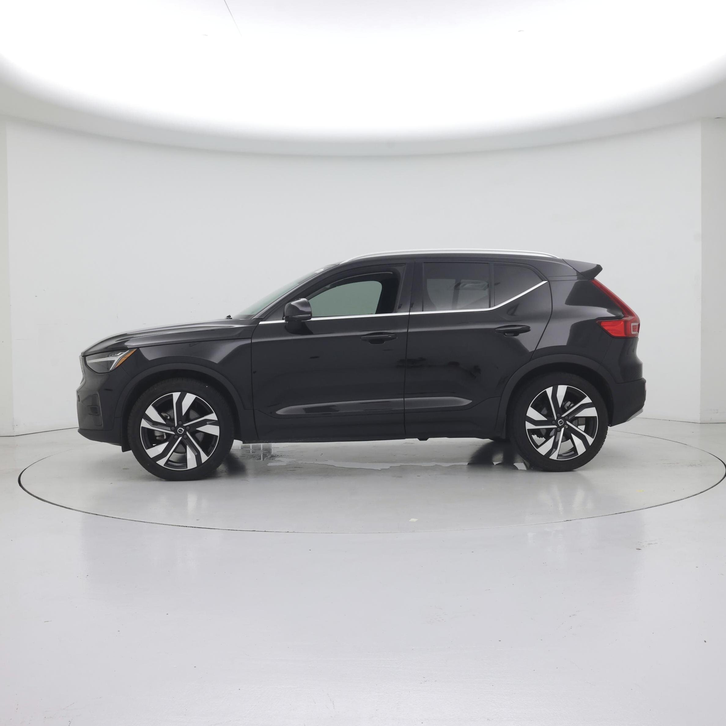 Thumbnail: 2024 Volvo XC40 - 3