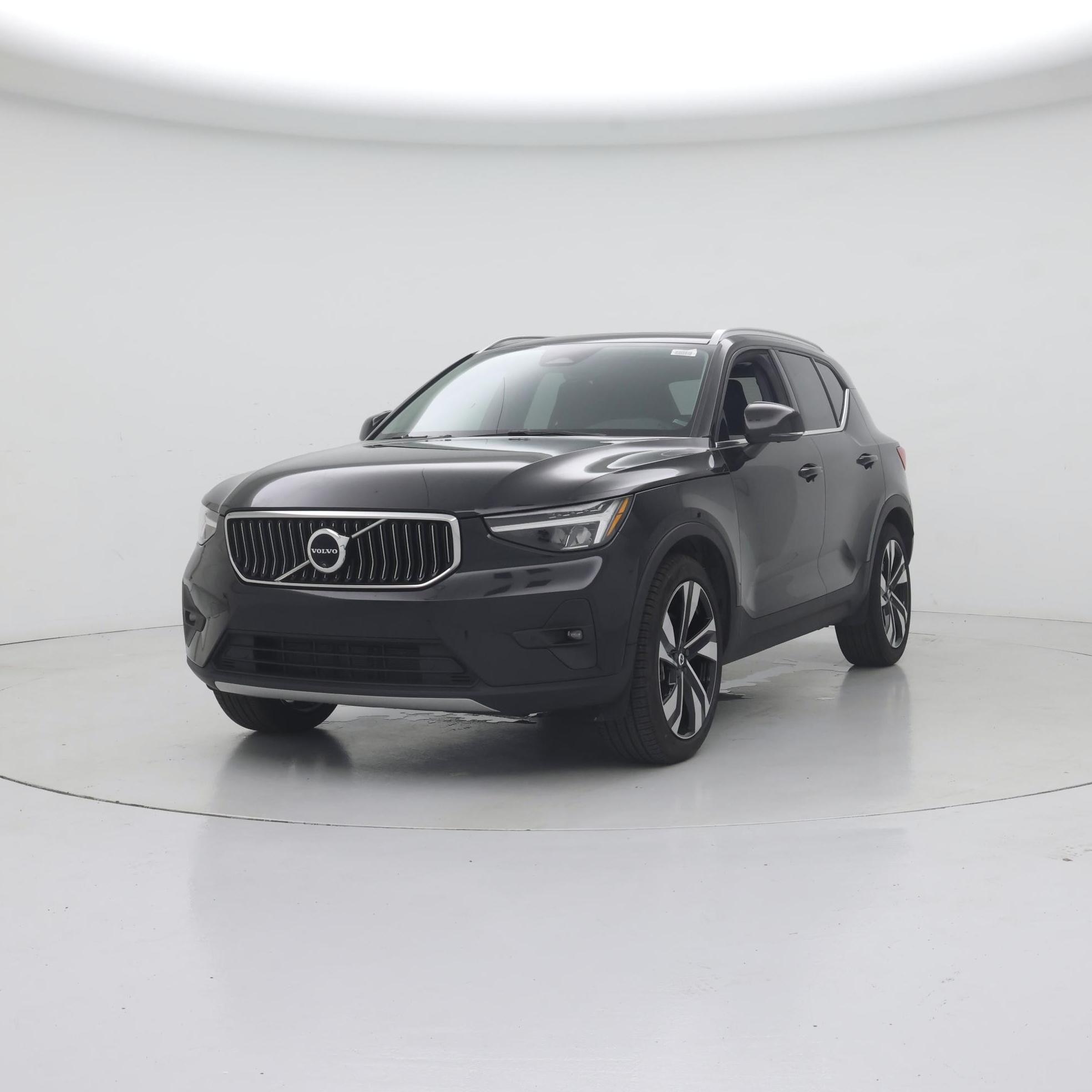 Thumbnail: 2024 Volvo XC40 - 4