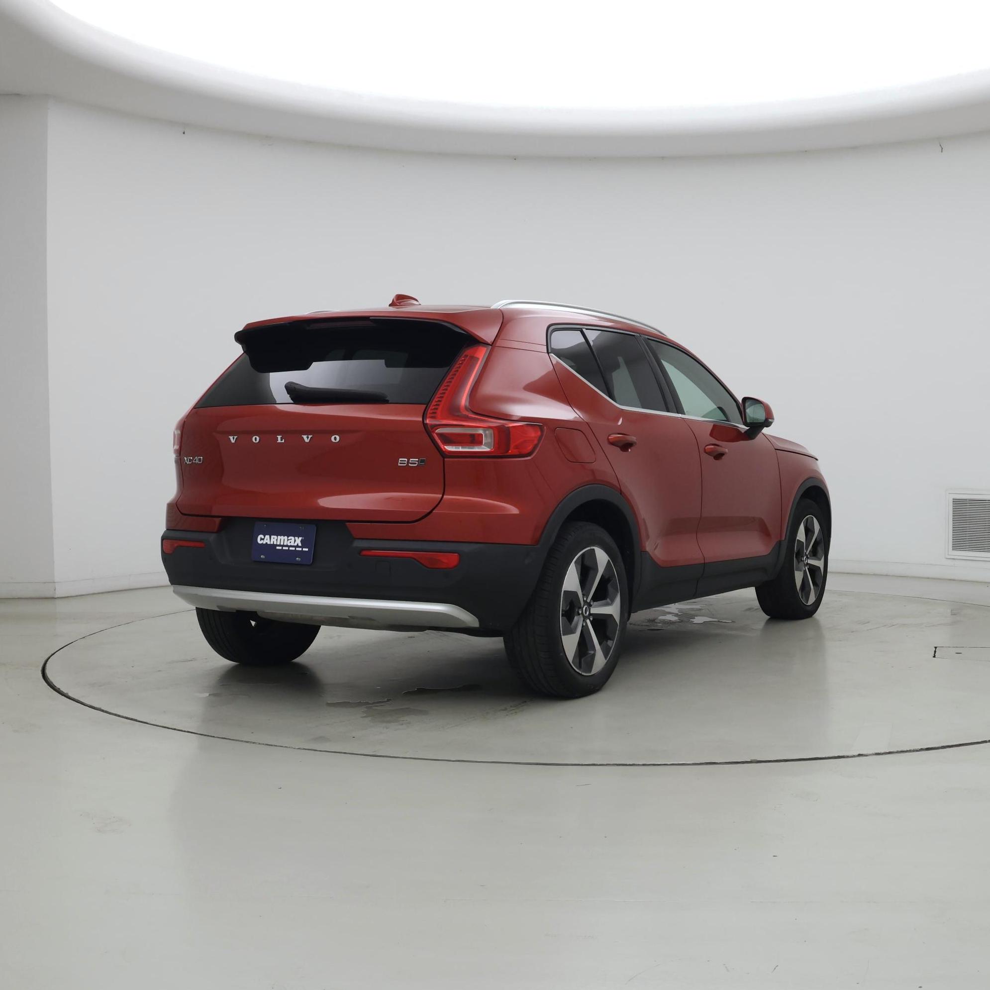 Thumbnail: 2023 Volvo XC40 - 8