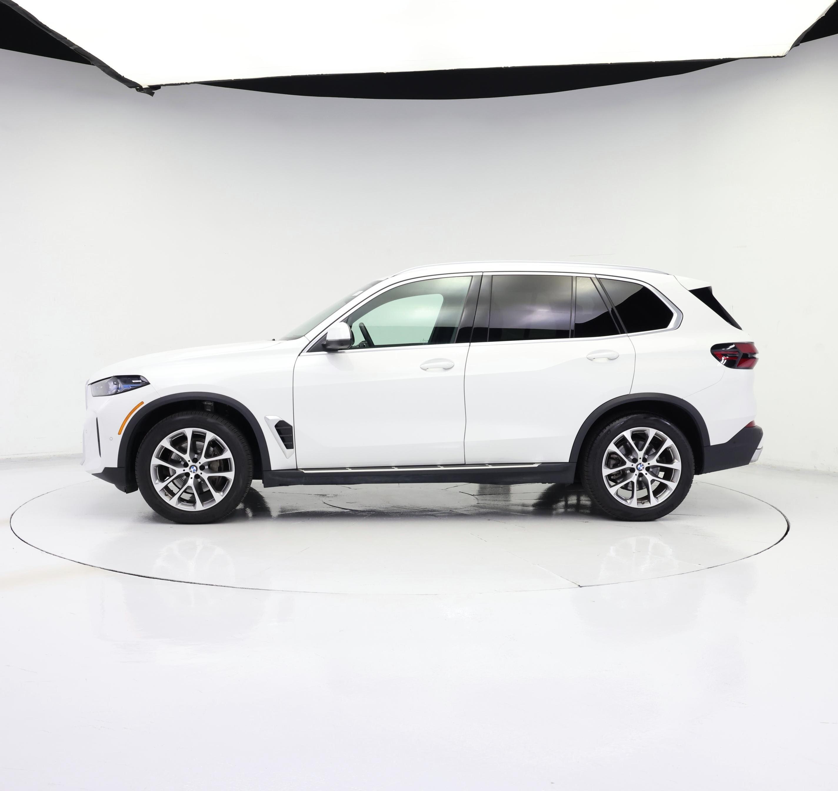 Thumbnail: 2026 BMW X5 - 3