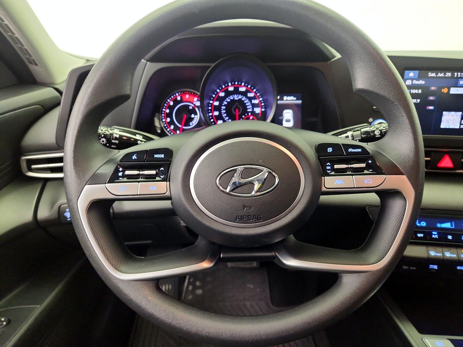 Thumbnail: 2022 Hyundai Elantra - 10
