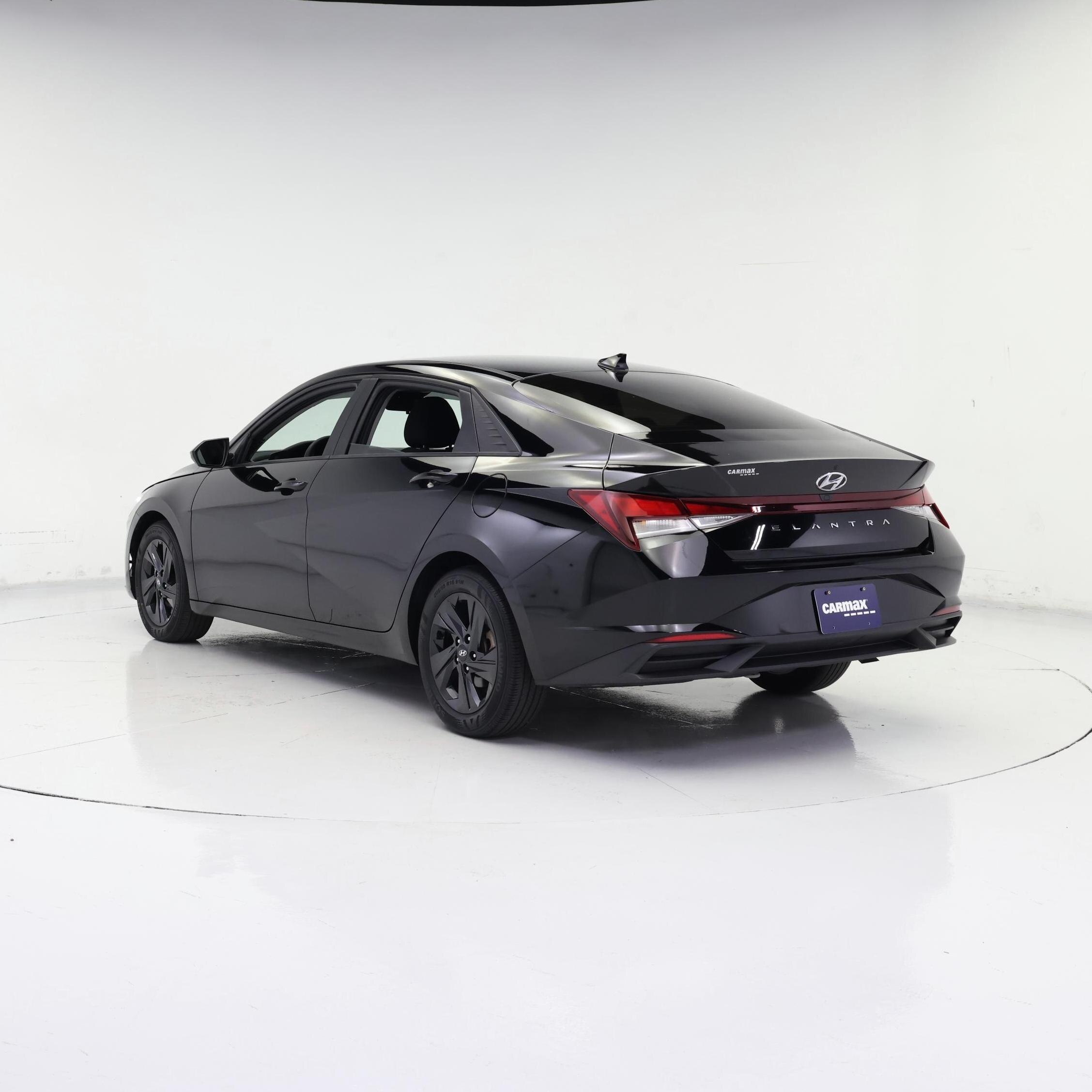 Thumbnail: 2022 Hyundai Elantra - 2
