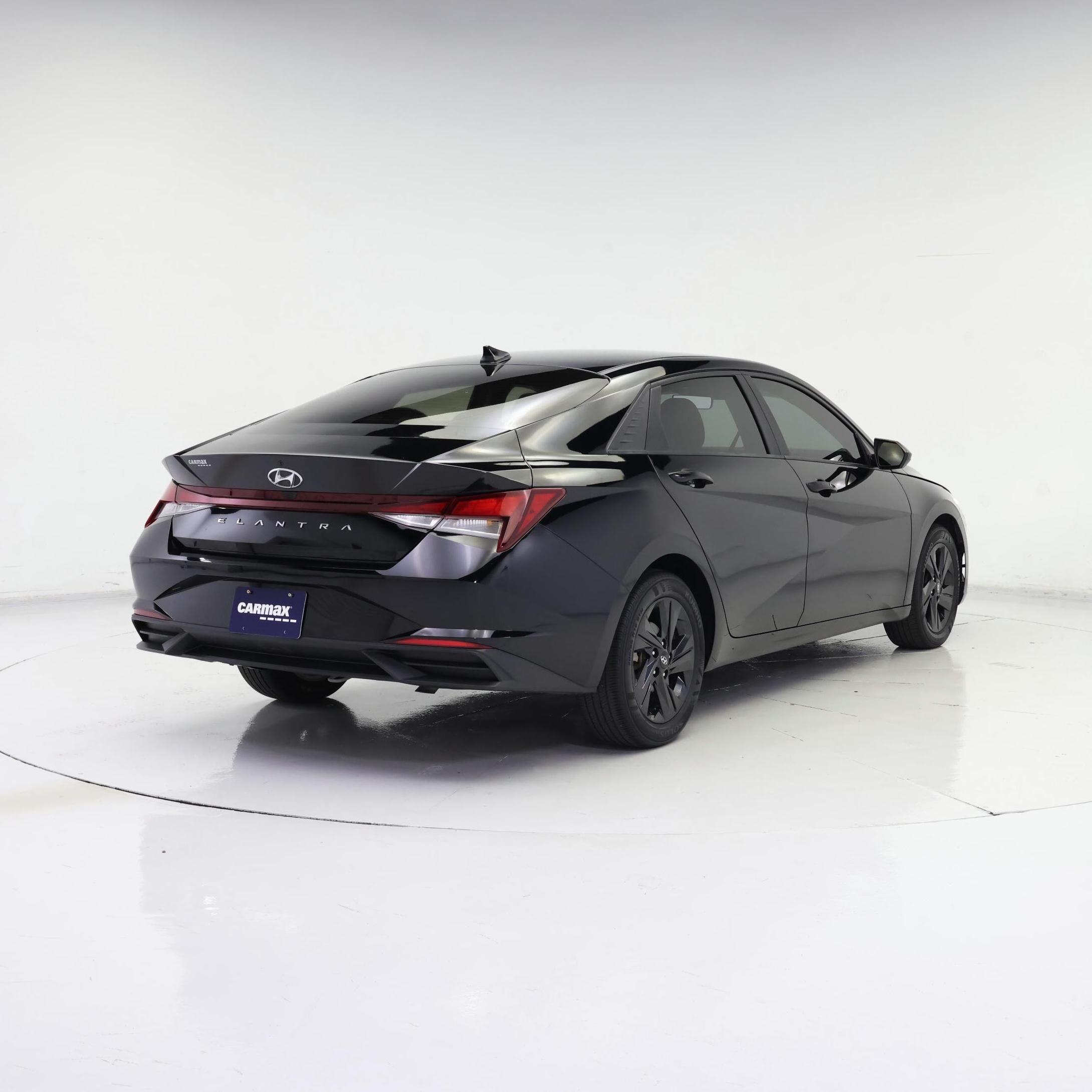 Thumbnail: 2022 Hyundai Elantra - 8