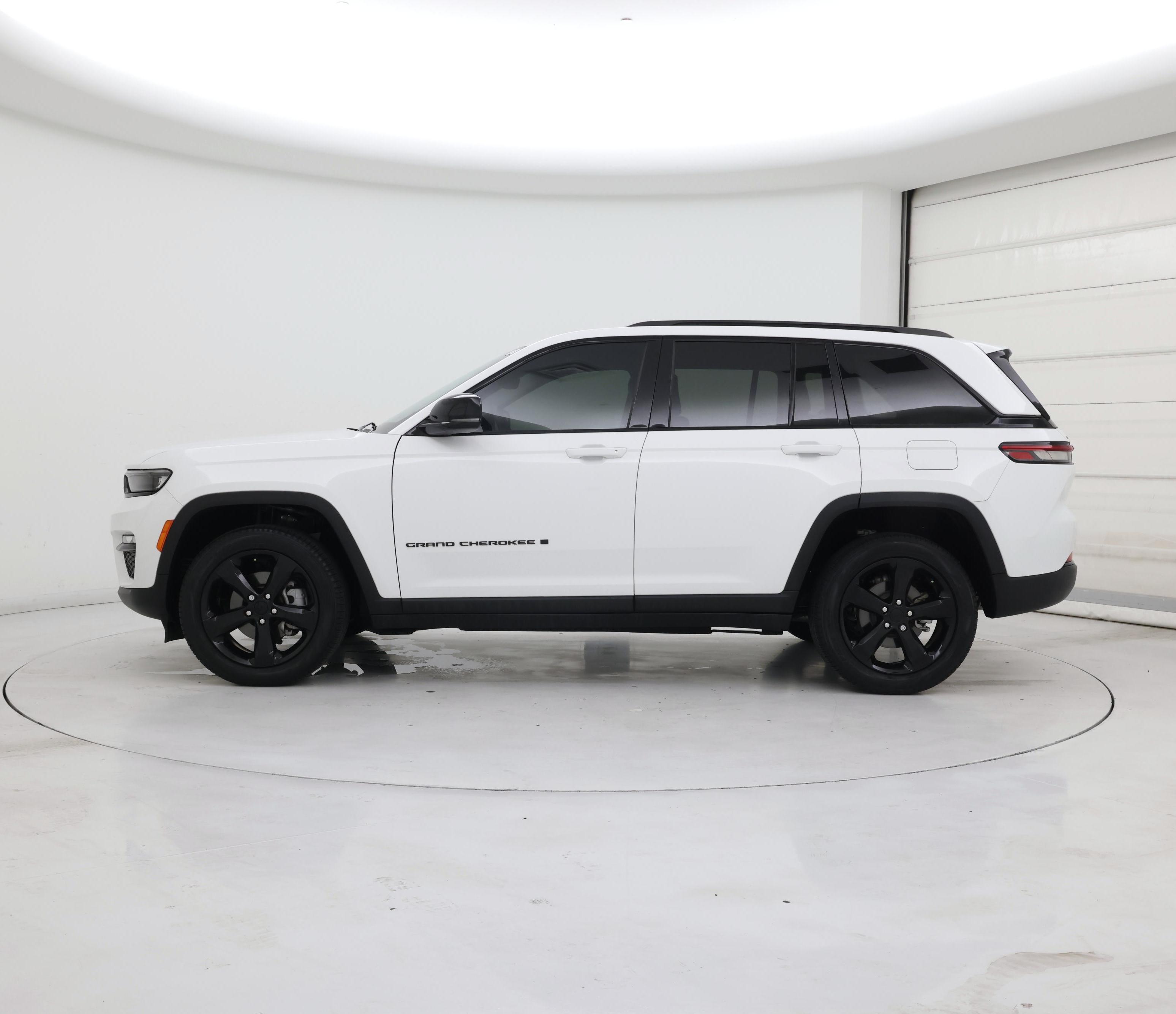 Thumbnail: 2023 Jeep Grand Cherokee - 3