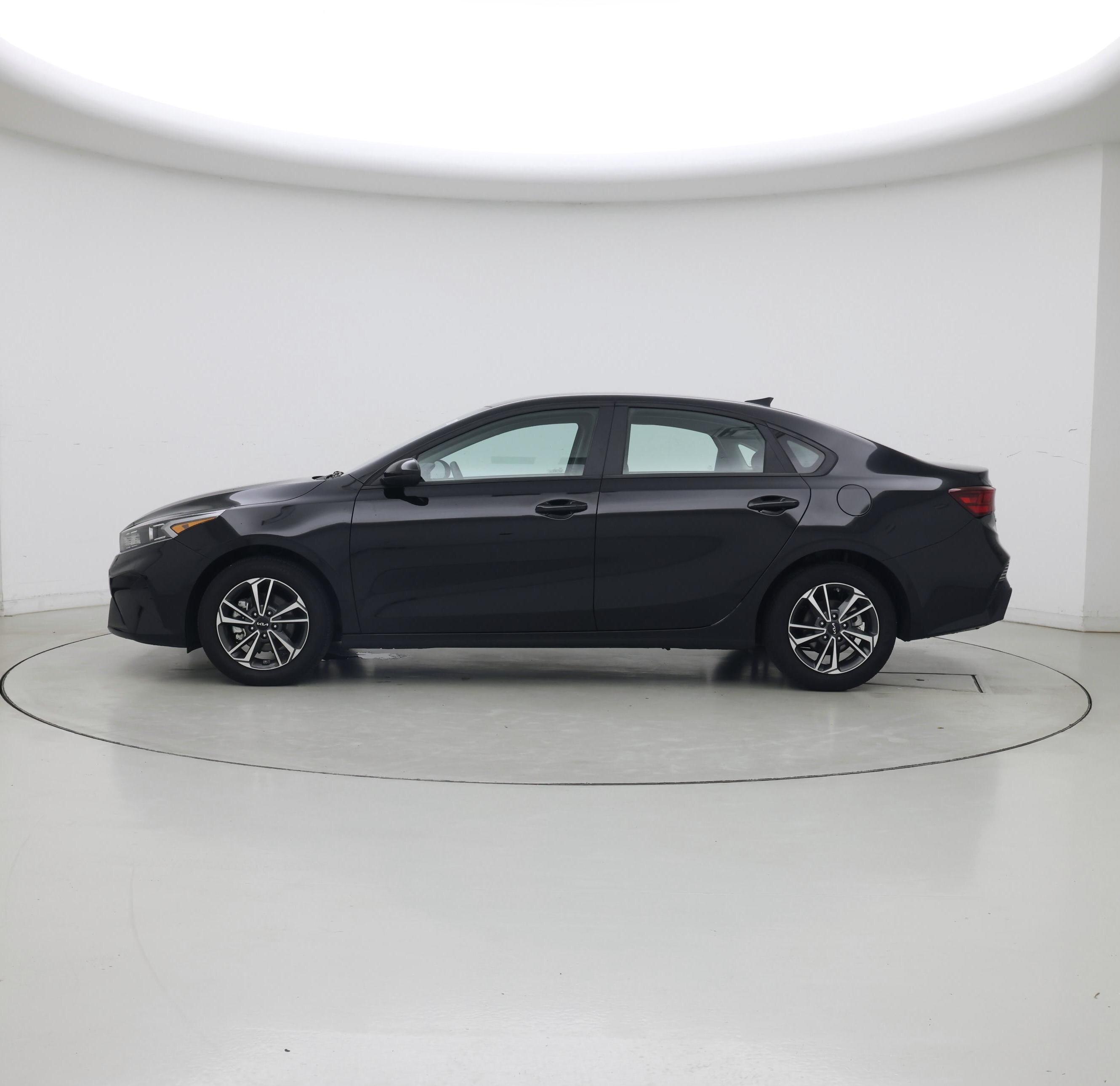 Thumbnail: 2024 Kia Forte - 3