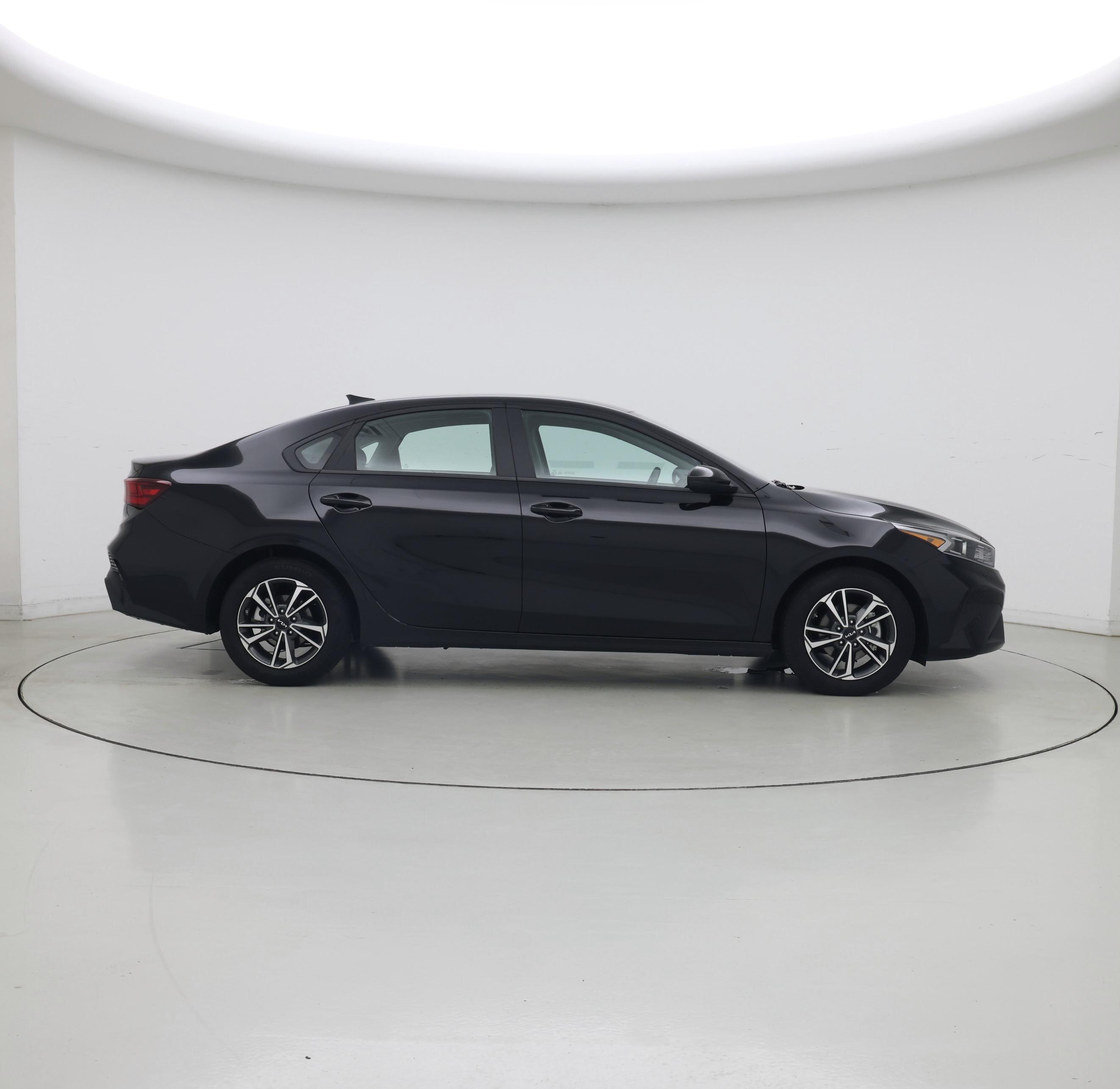 Thumbnail: 2024 Kia Forte - 7