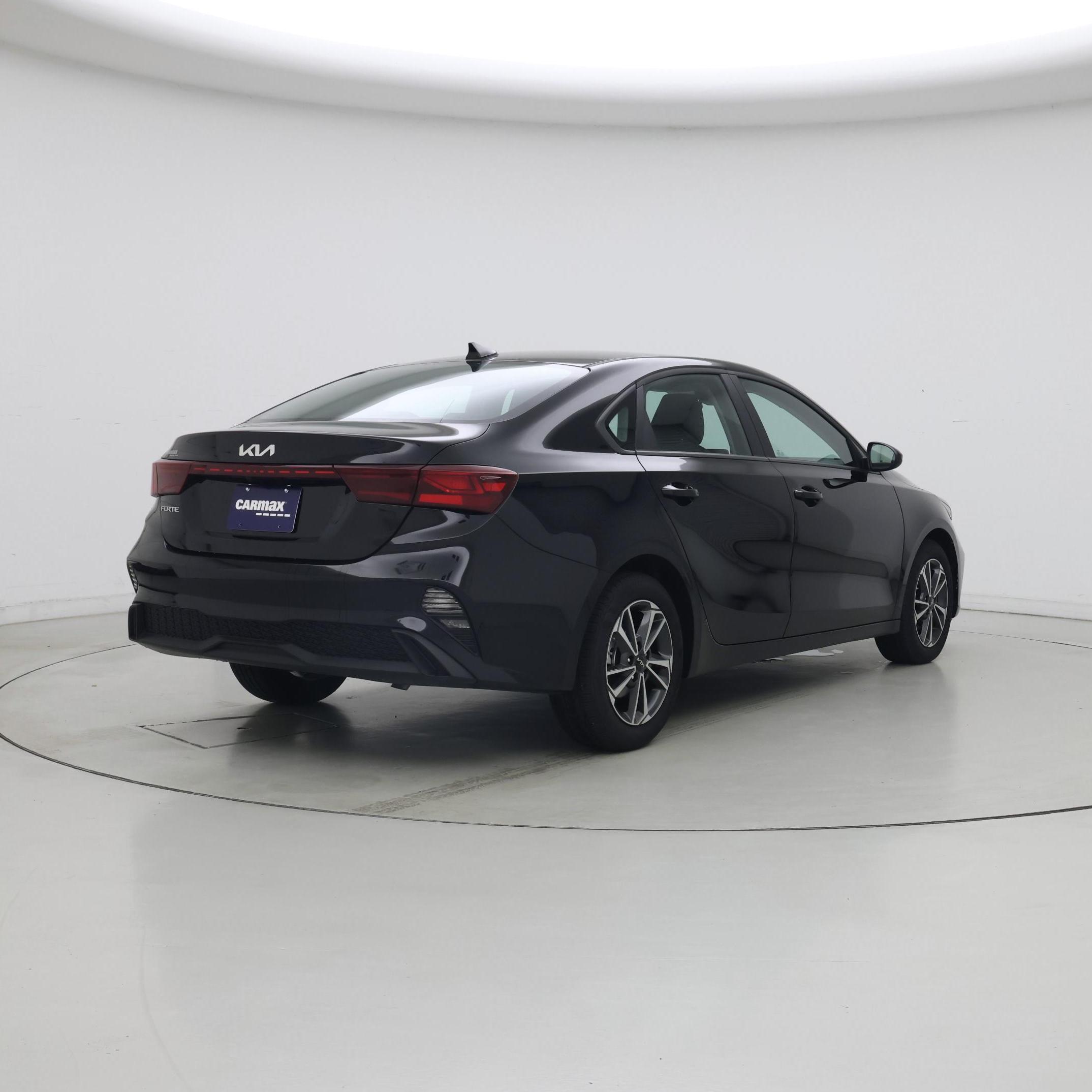 Thumbnail: 2024 Kia Forte - 8